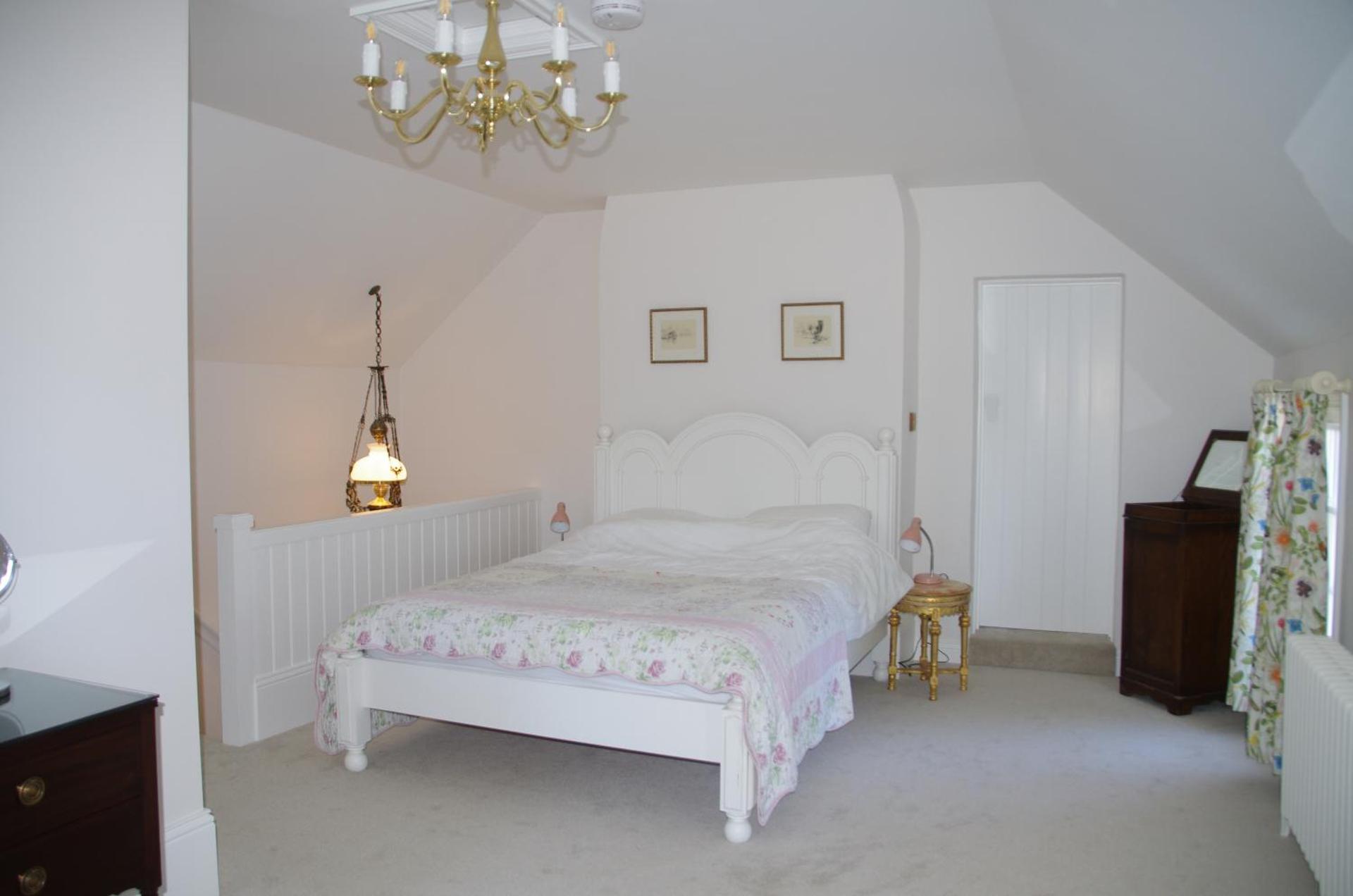 The Georgian Coach House:New Forest with hot tub