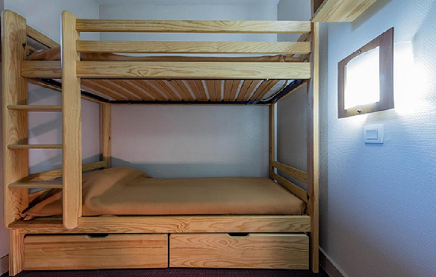 bunk bed