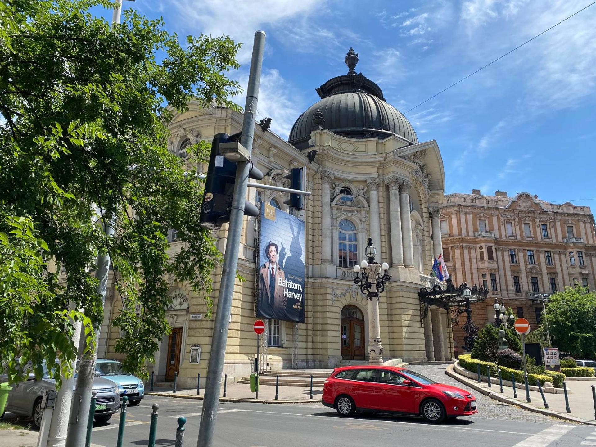 Stylish Apartment by the Vígszínház Theater