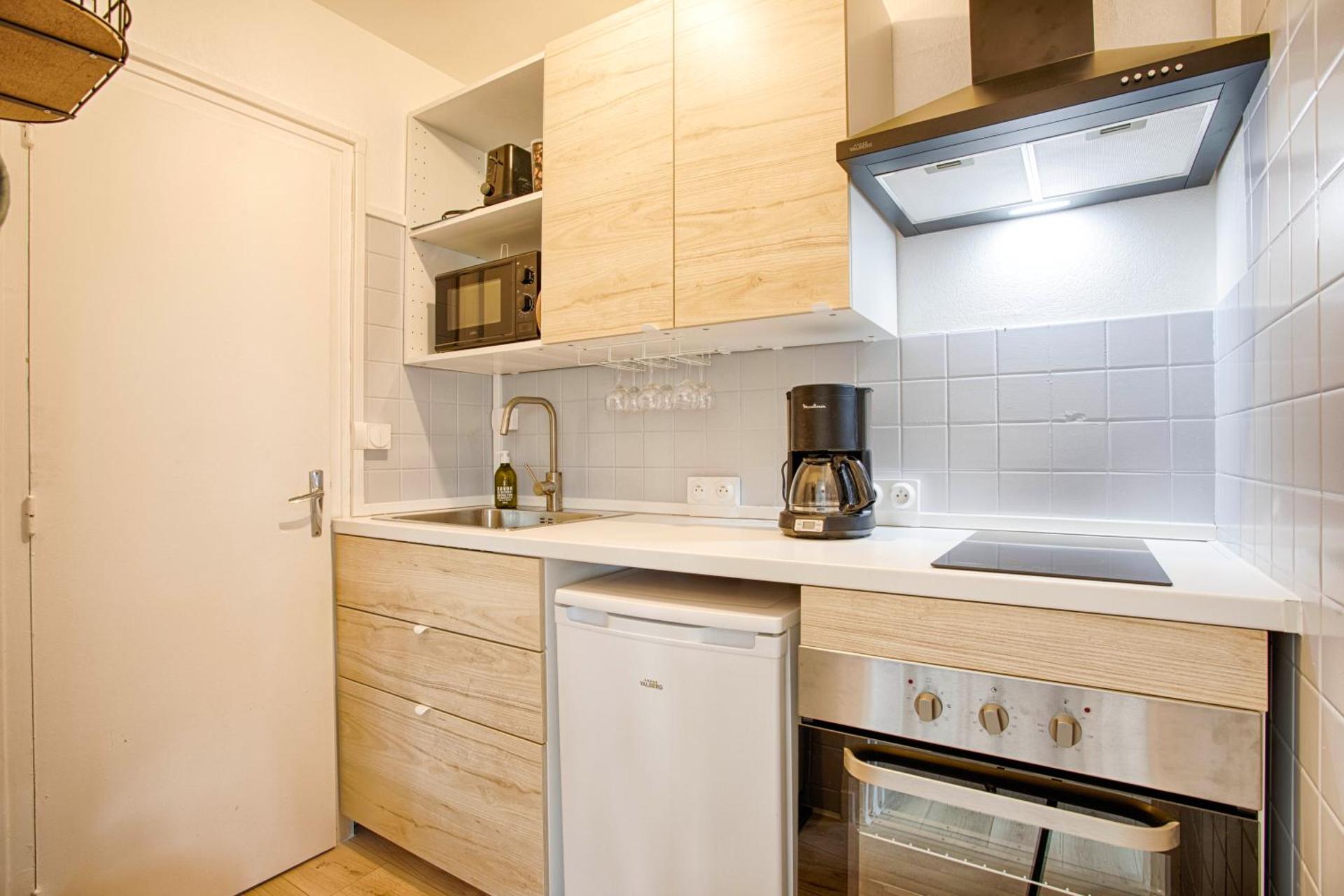 Kitchen or kitchenette