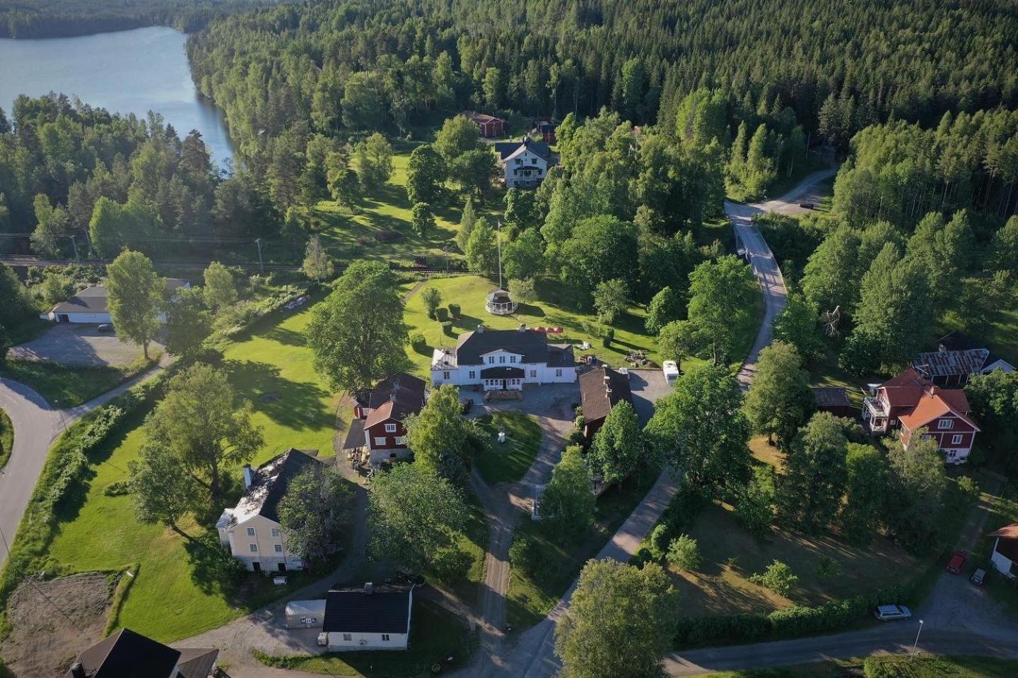 Bredsjö Gamla Herrgård White Dream Mansion