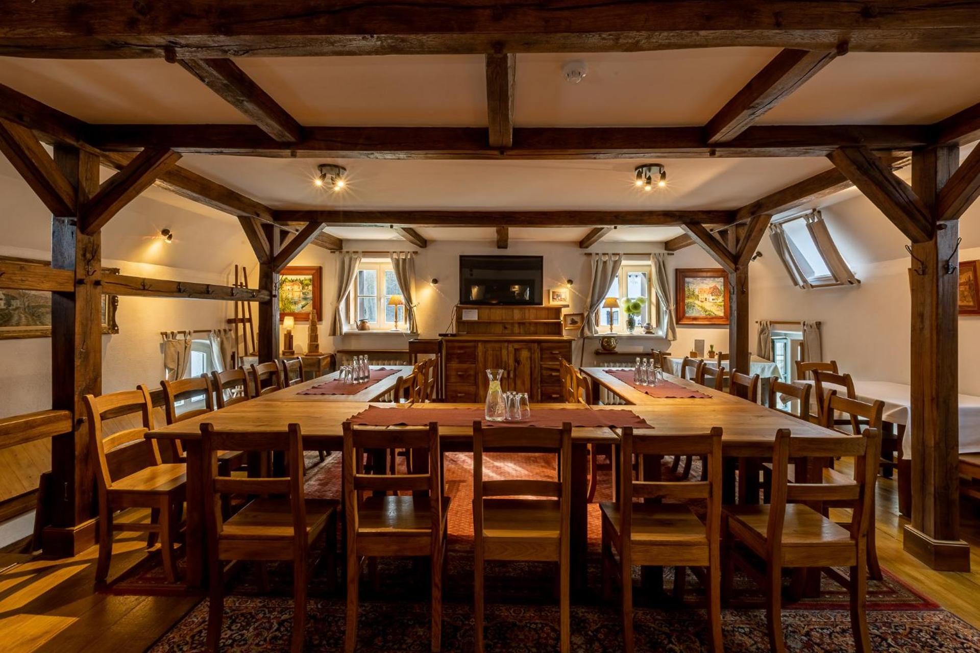 Communal lounge/ TV room