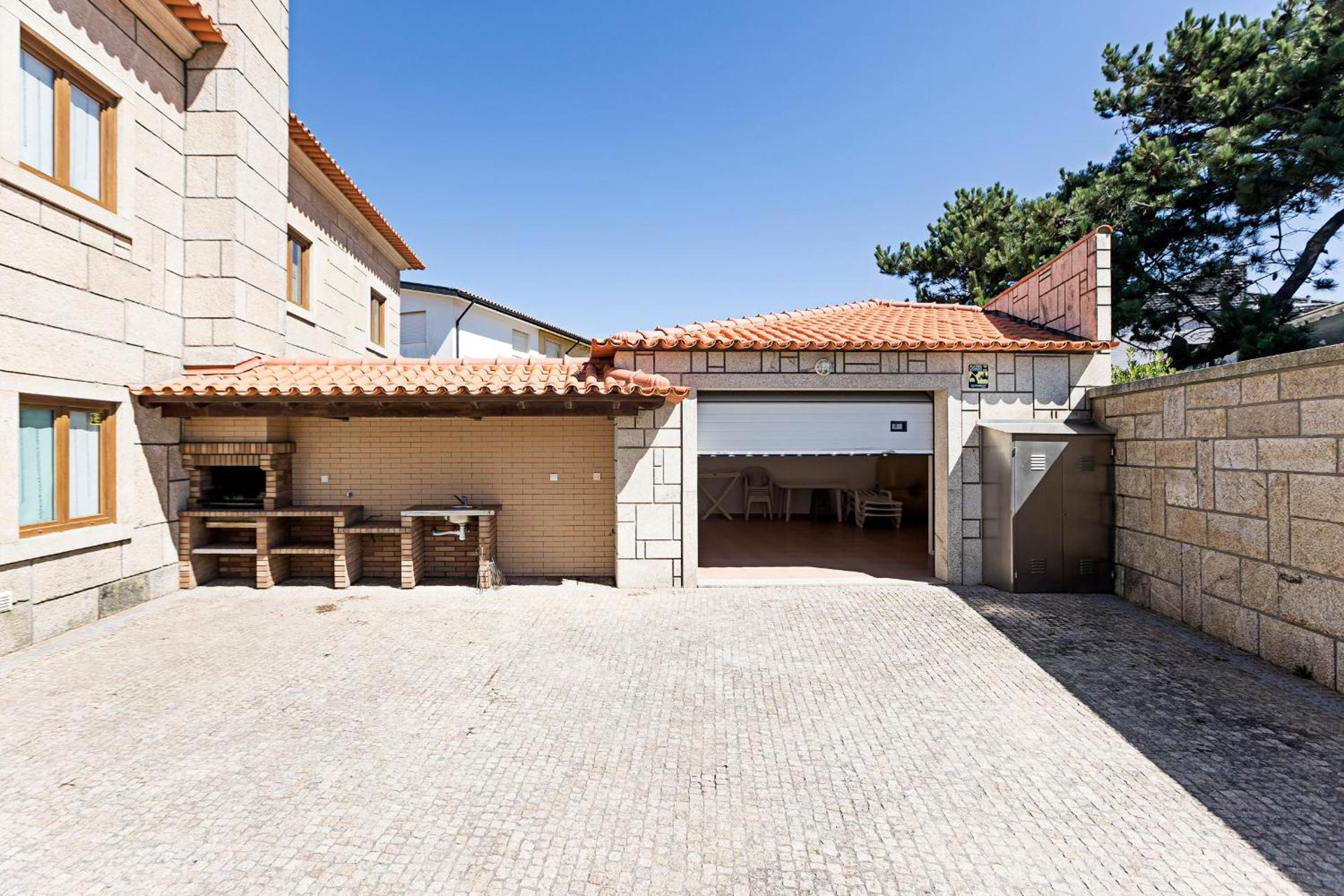 Mindelo Villa Beach by LovelyStay