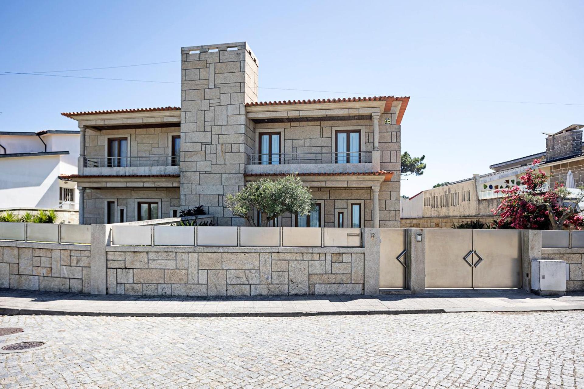 Mindelo Villa Beach by LovelyStay