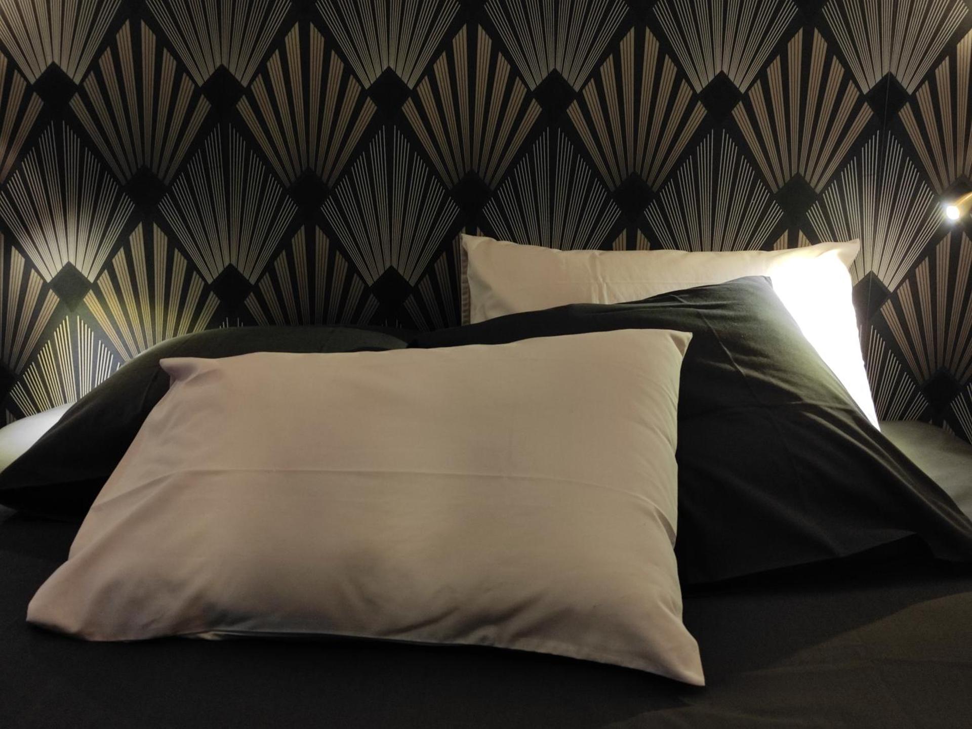 LE REFLET DES VOILES FACE AU PORT DE FECAMP