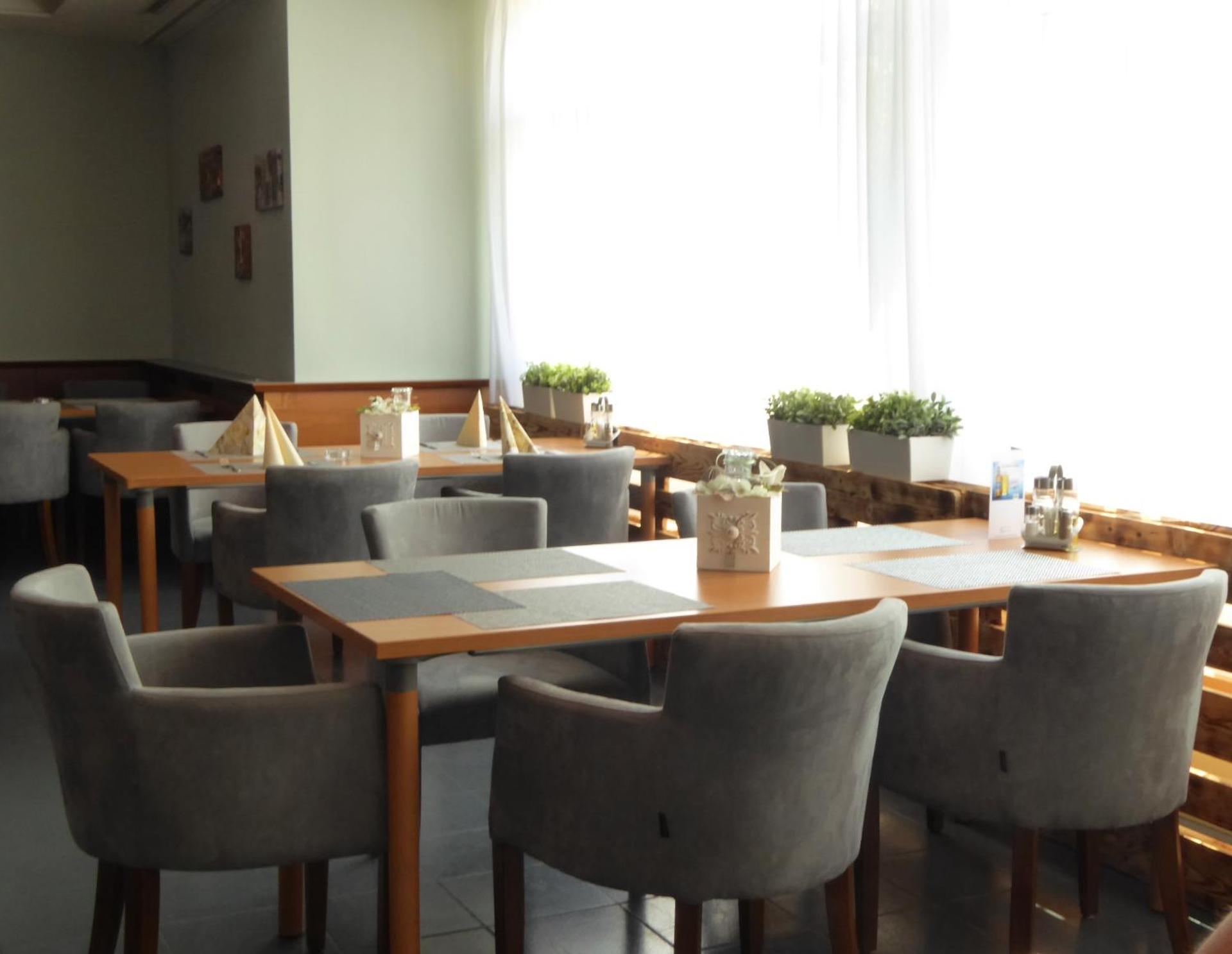 Atrium Gästezimmer und Restaurant - Hohenau an der March