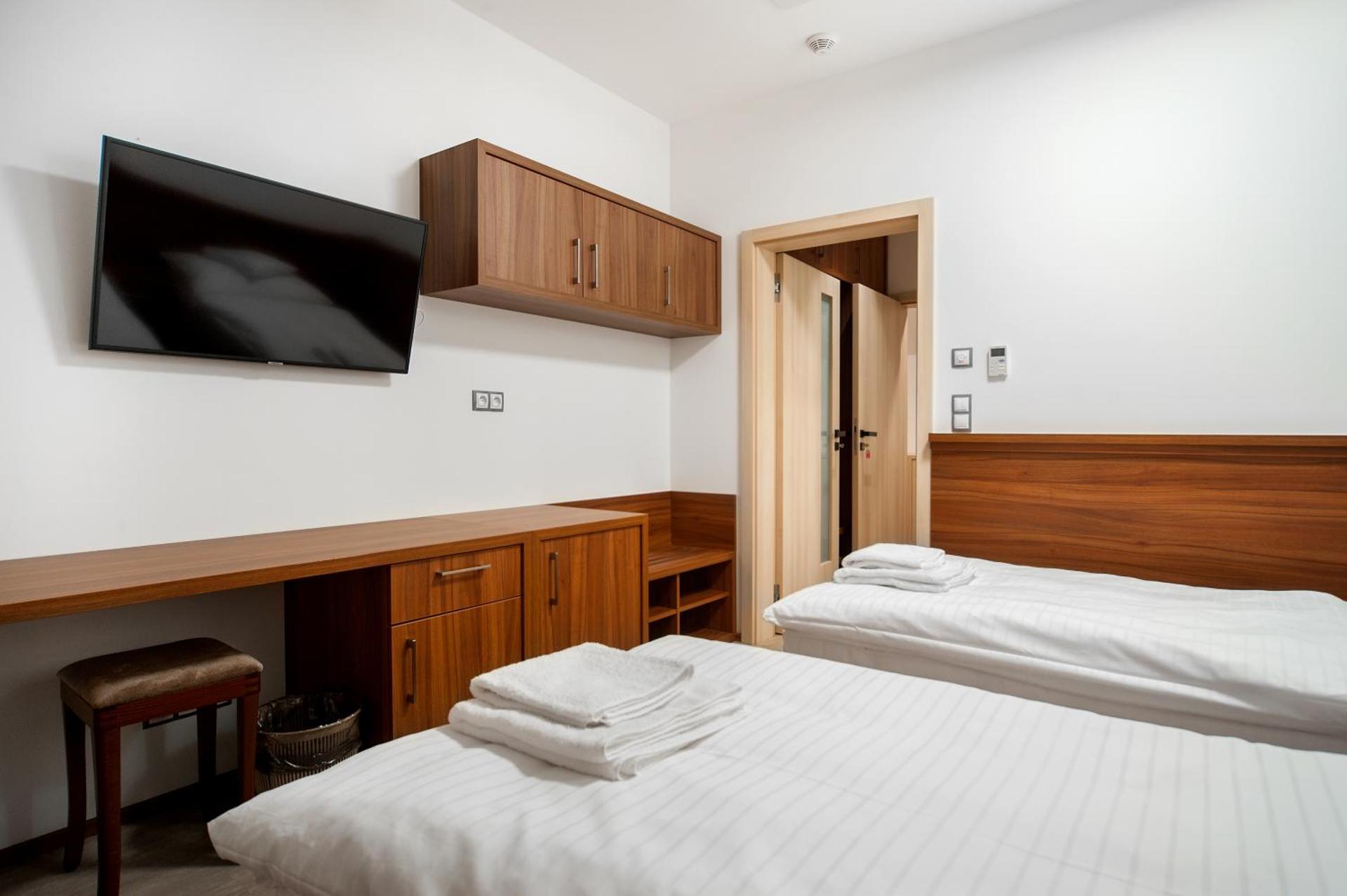 Communal lounge/ TV room