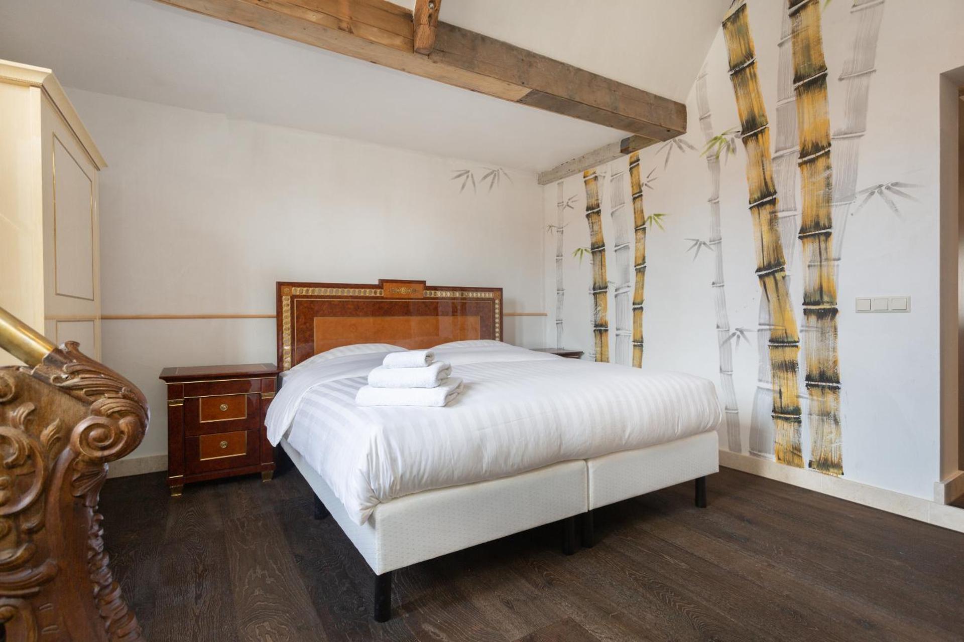 The Loft 300 - R Q C