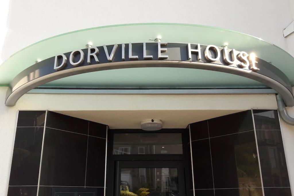 Modern Apartment with Stunning Sea View