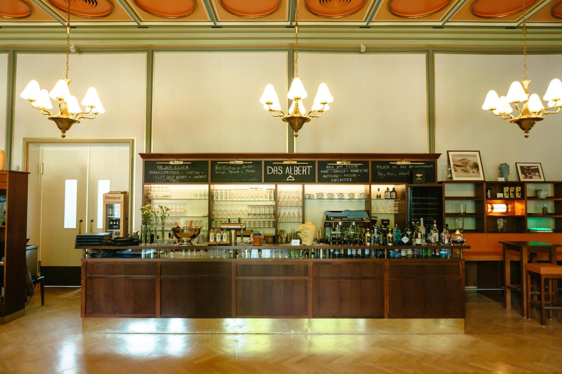 Restaurant/places to eat