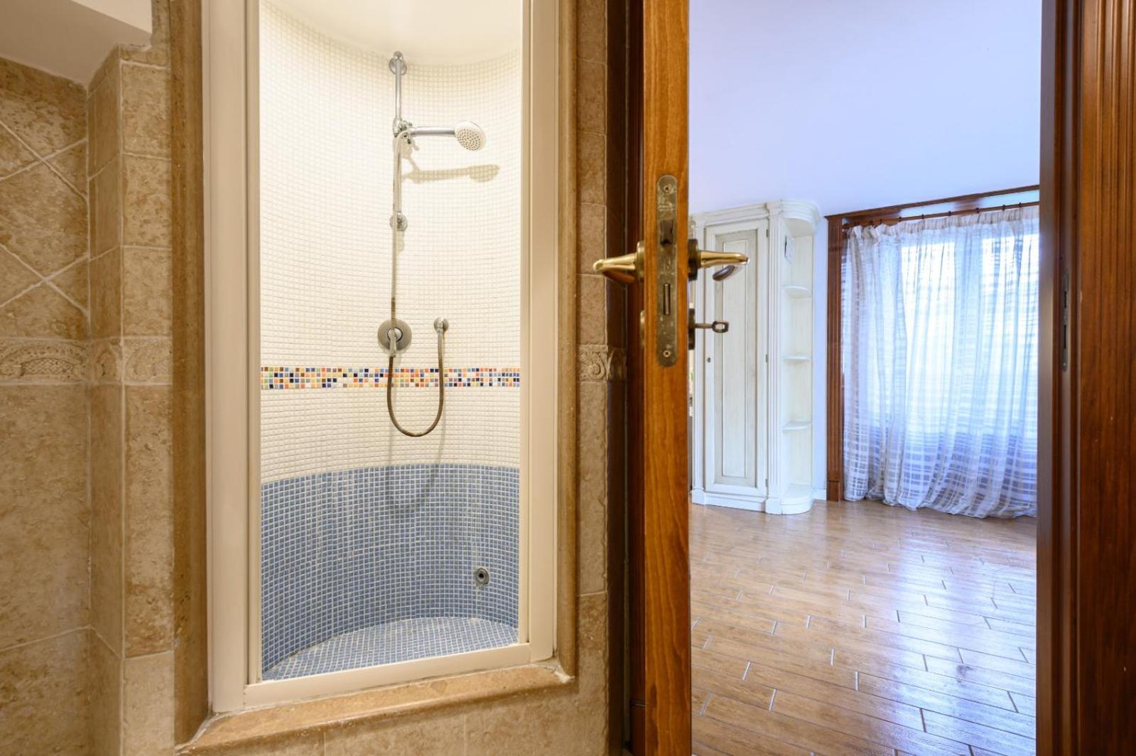 Totò e Peppino Family House