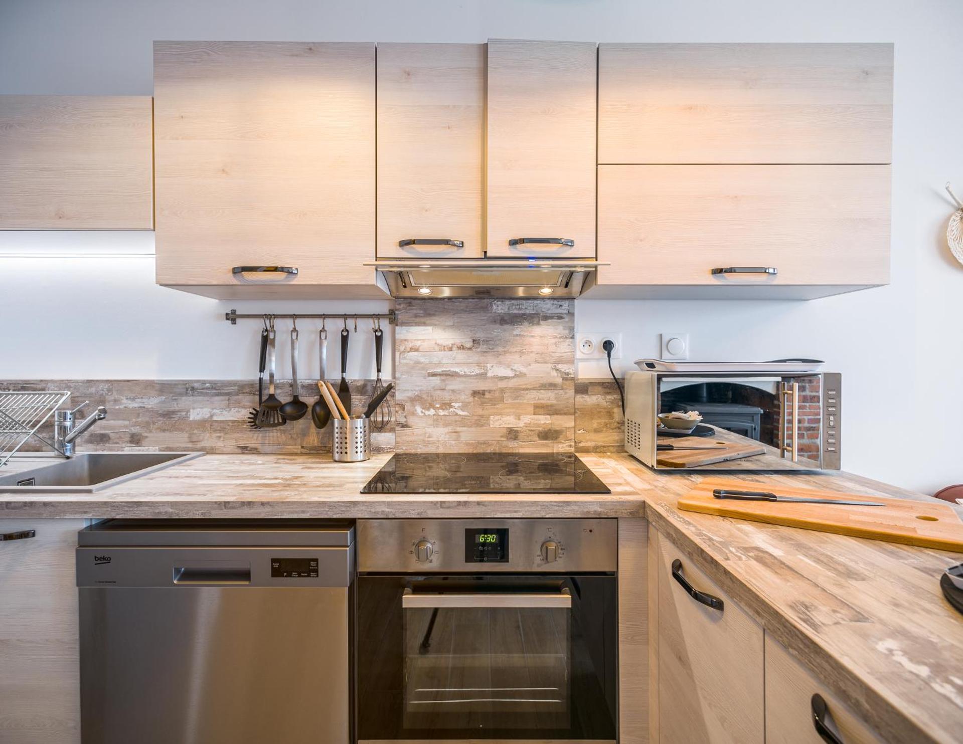 Kitchen or kitchenette