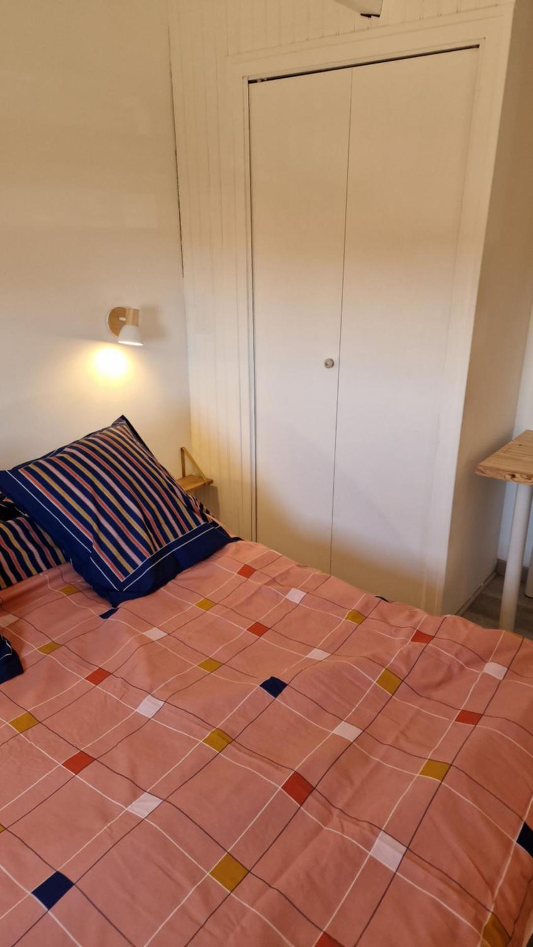 Maisonnette à 200m de la plage, terrasse, clim, parking privé, lave-linge et linge de lit compris