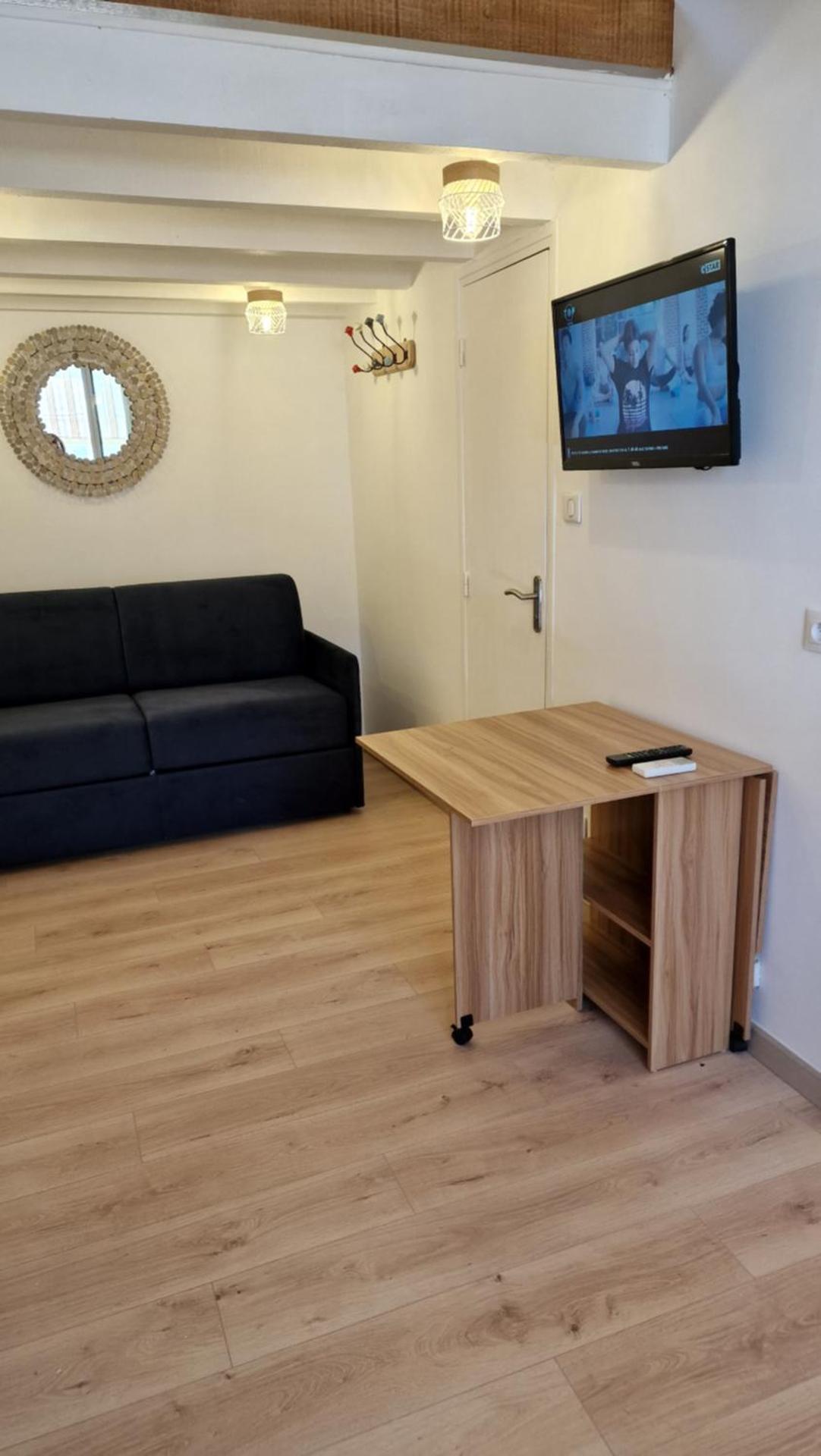 Maisonnette à 200m de la plage, terrasse, clim, parking privé, lave-linge et linge de lit compris