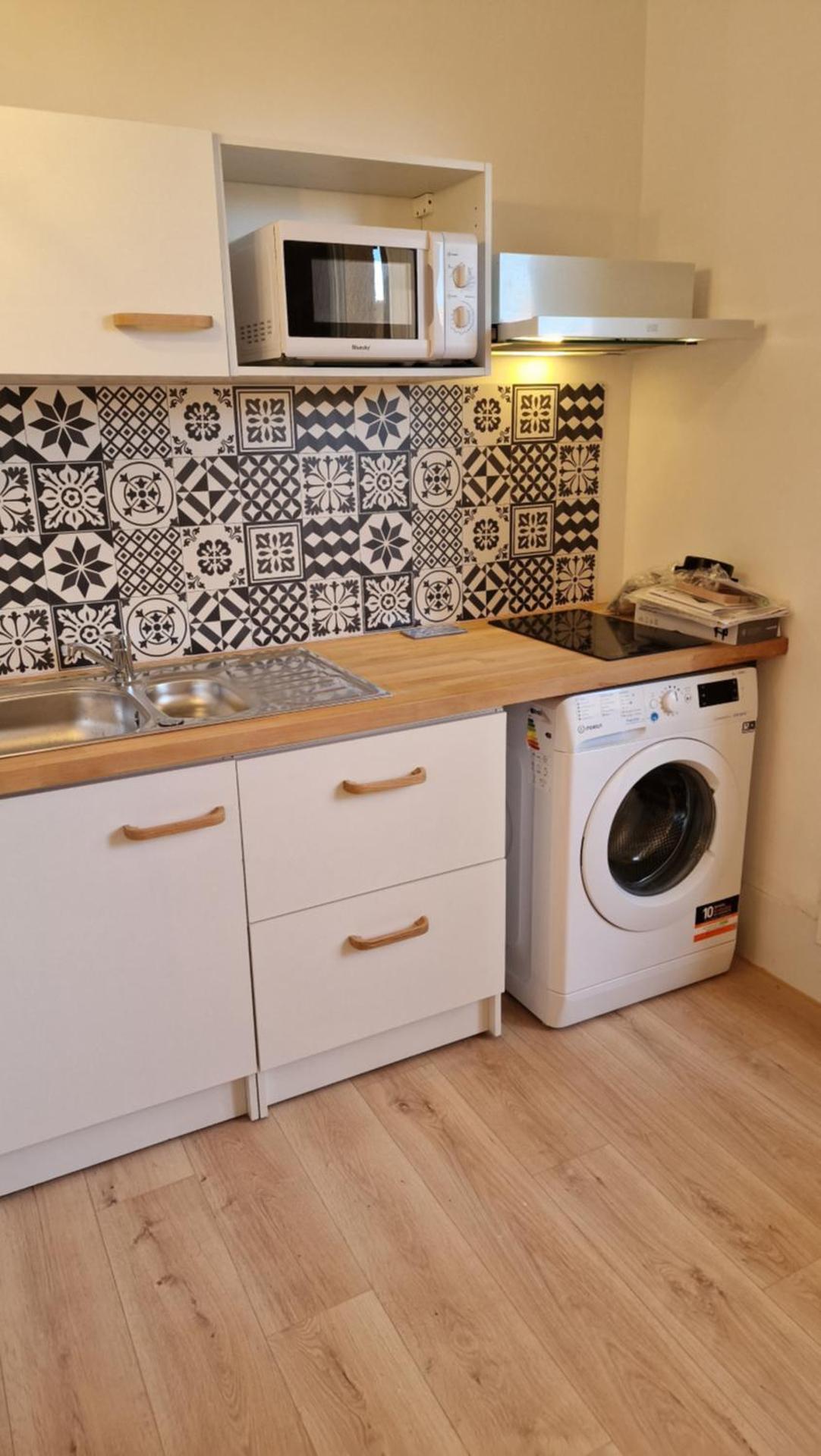 Maisonnette à 200m de la plage, terrasse, clim, parking privé, lave-linge et linge de lit compris