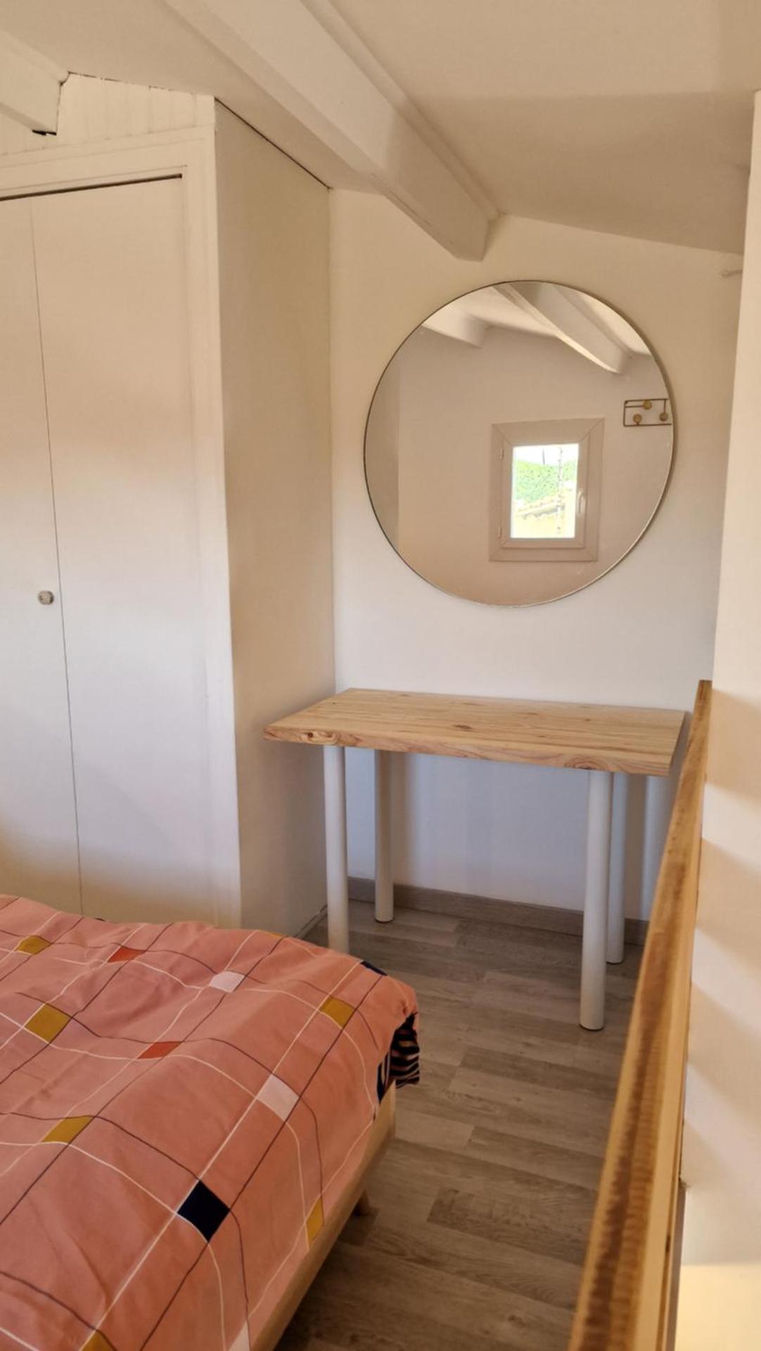 Maisonnette à 200m de la plage, terrasse, clim, parking privé, lave-linge et linge de lit compris