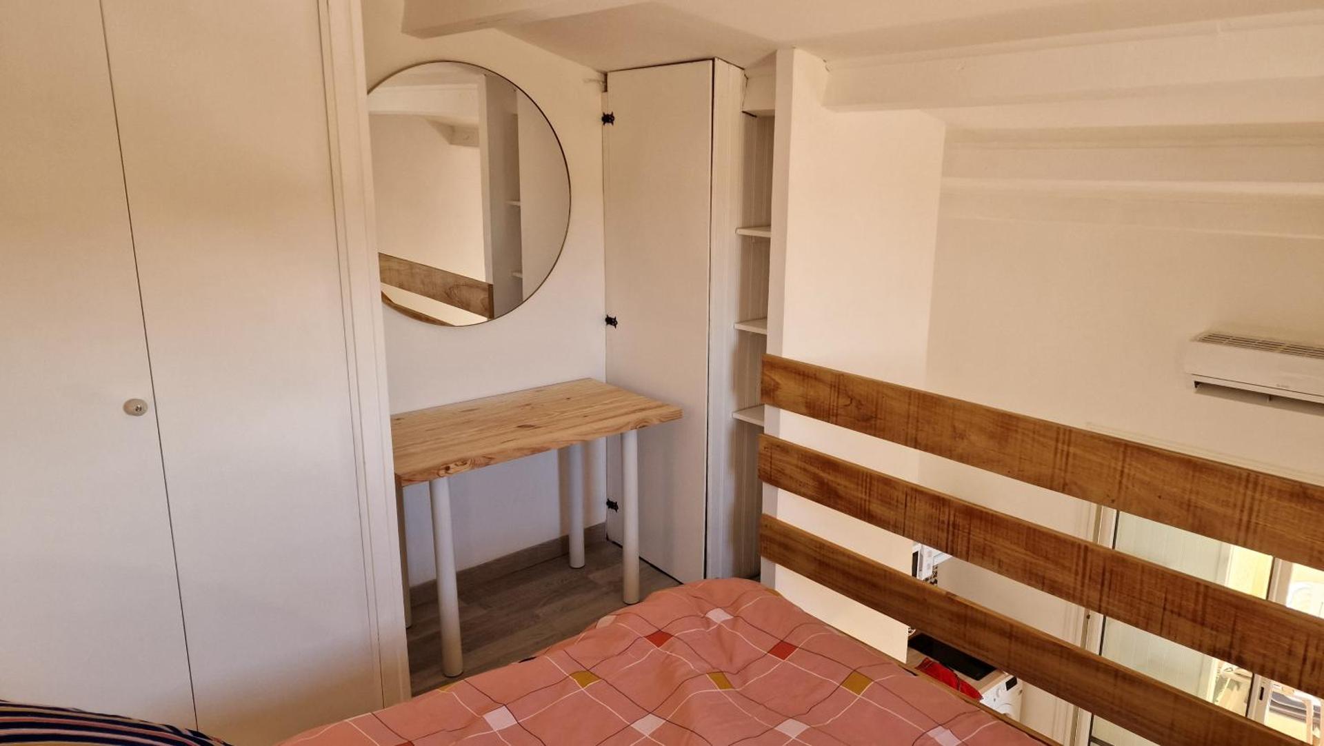 Maisonnette à 200m de la plage, terrasse, clim, parking privé, lave-linge et linge de lit compris