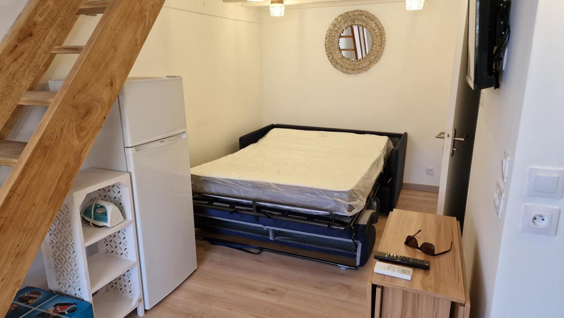 Maisonnette à 200m de la plage, terrasse, clim, parking privé, lave-linge et linge de lit compris