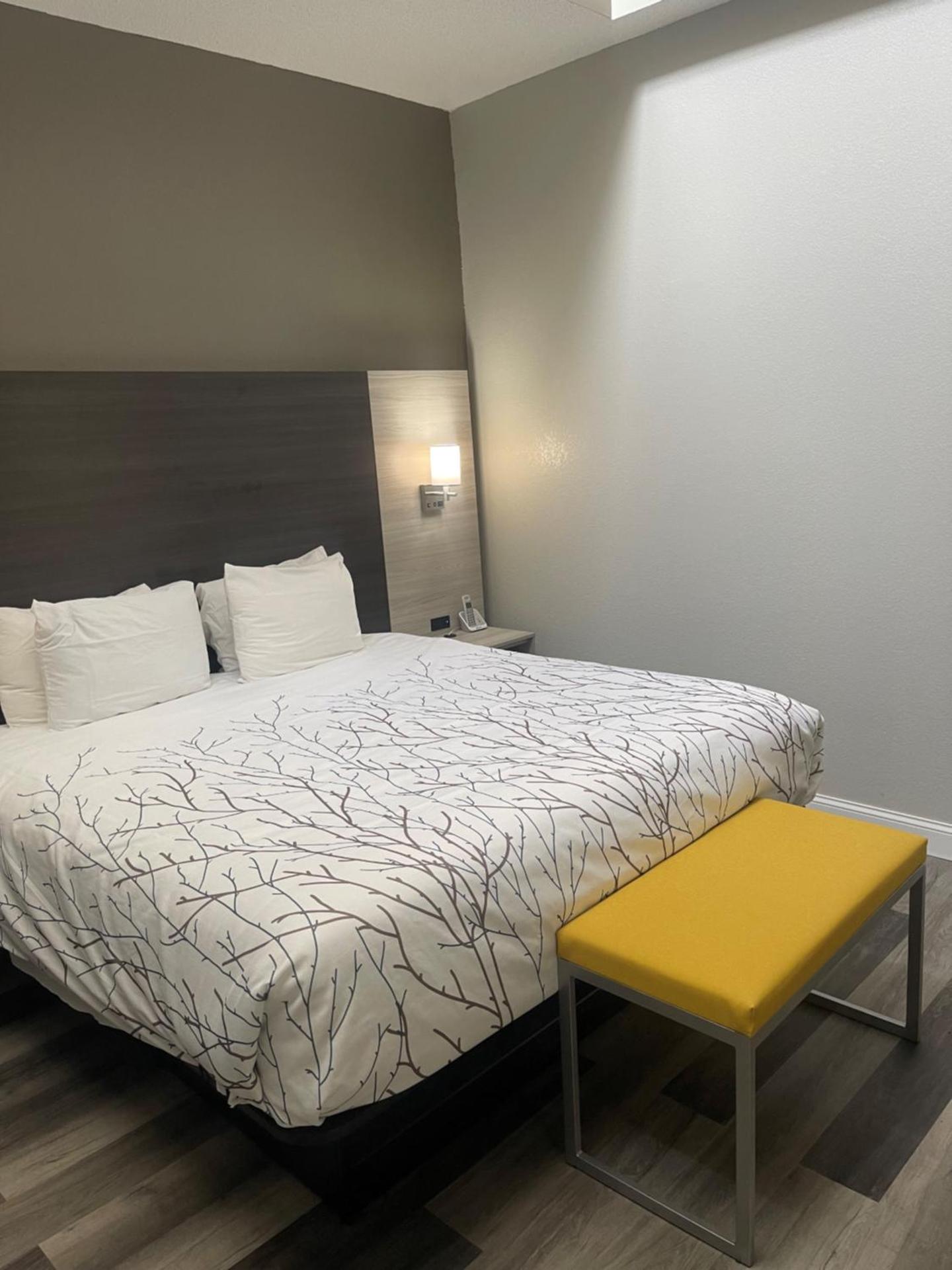 HomeTown Inn and Suites Belle Plaine