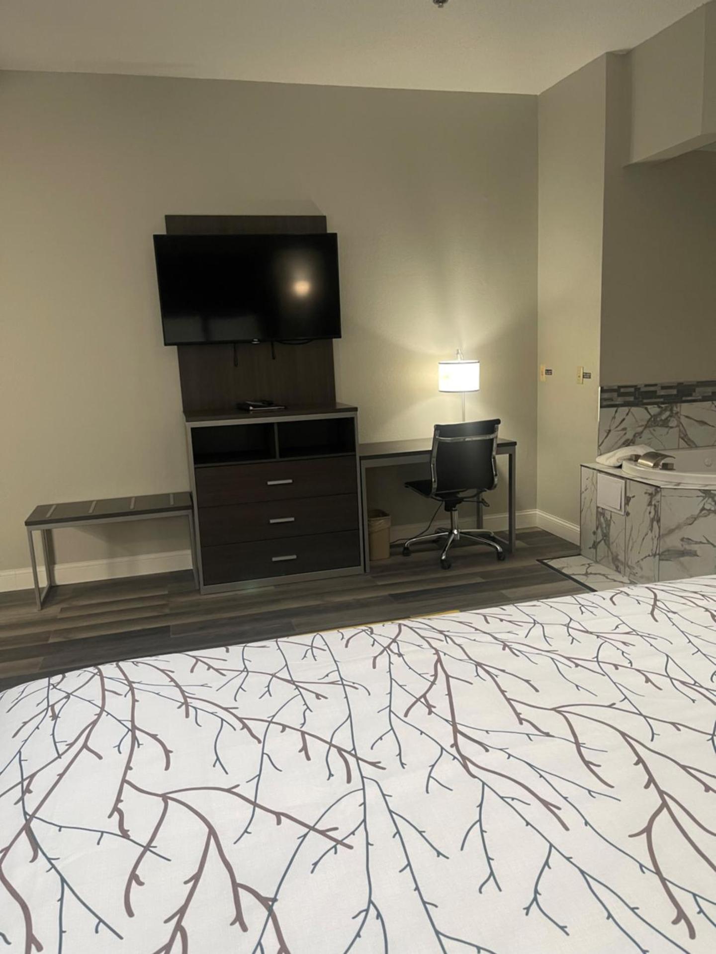 King Room with Spa Bath