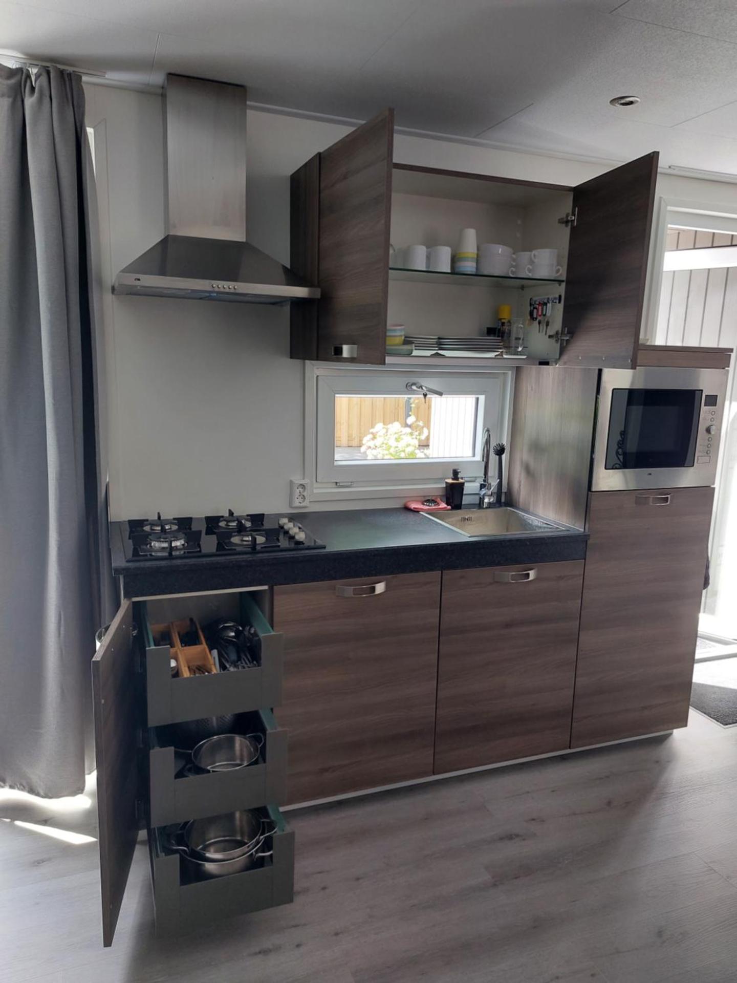 Kitchen or kitchenette