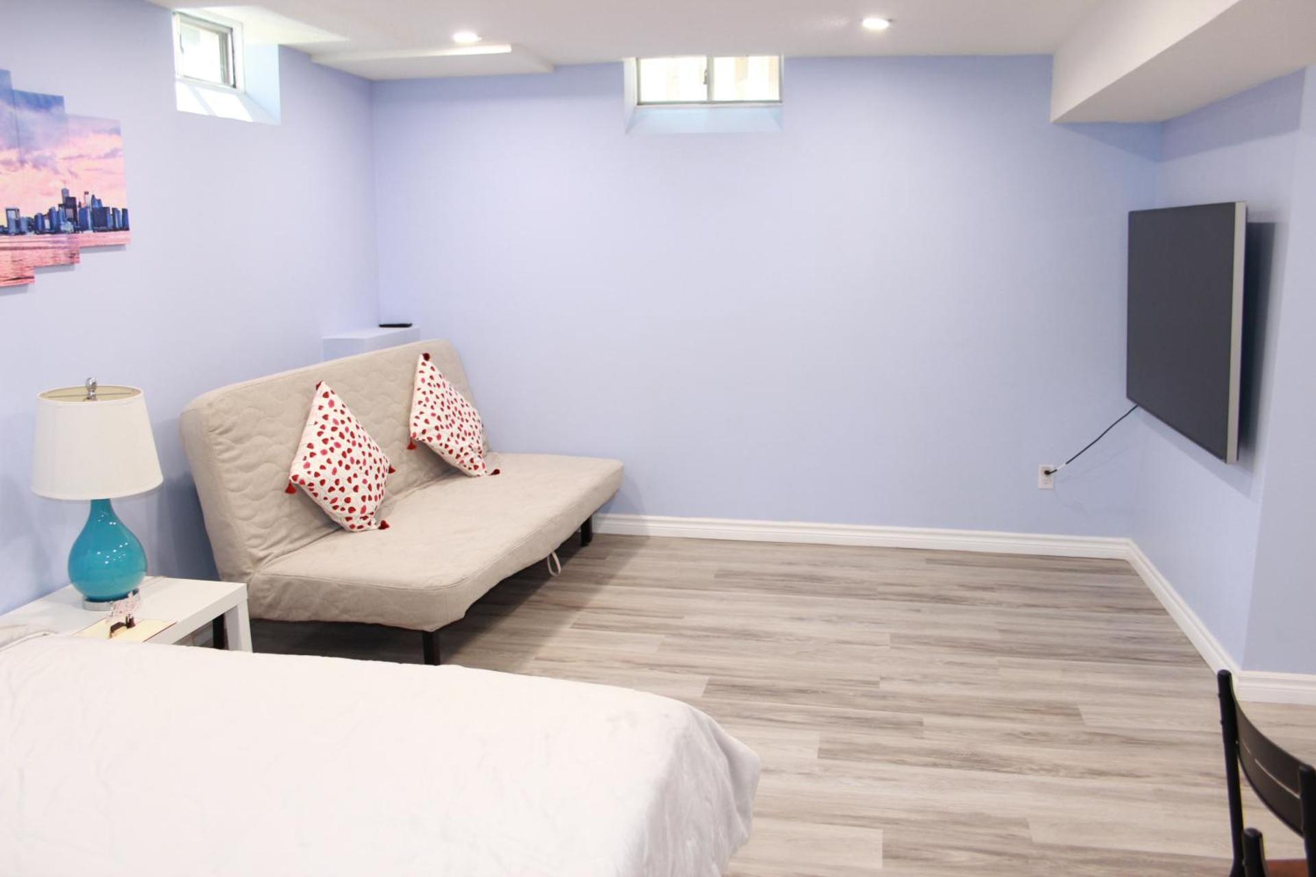 King Studio with Sofa Bed