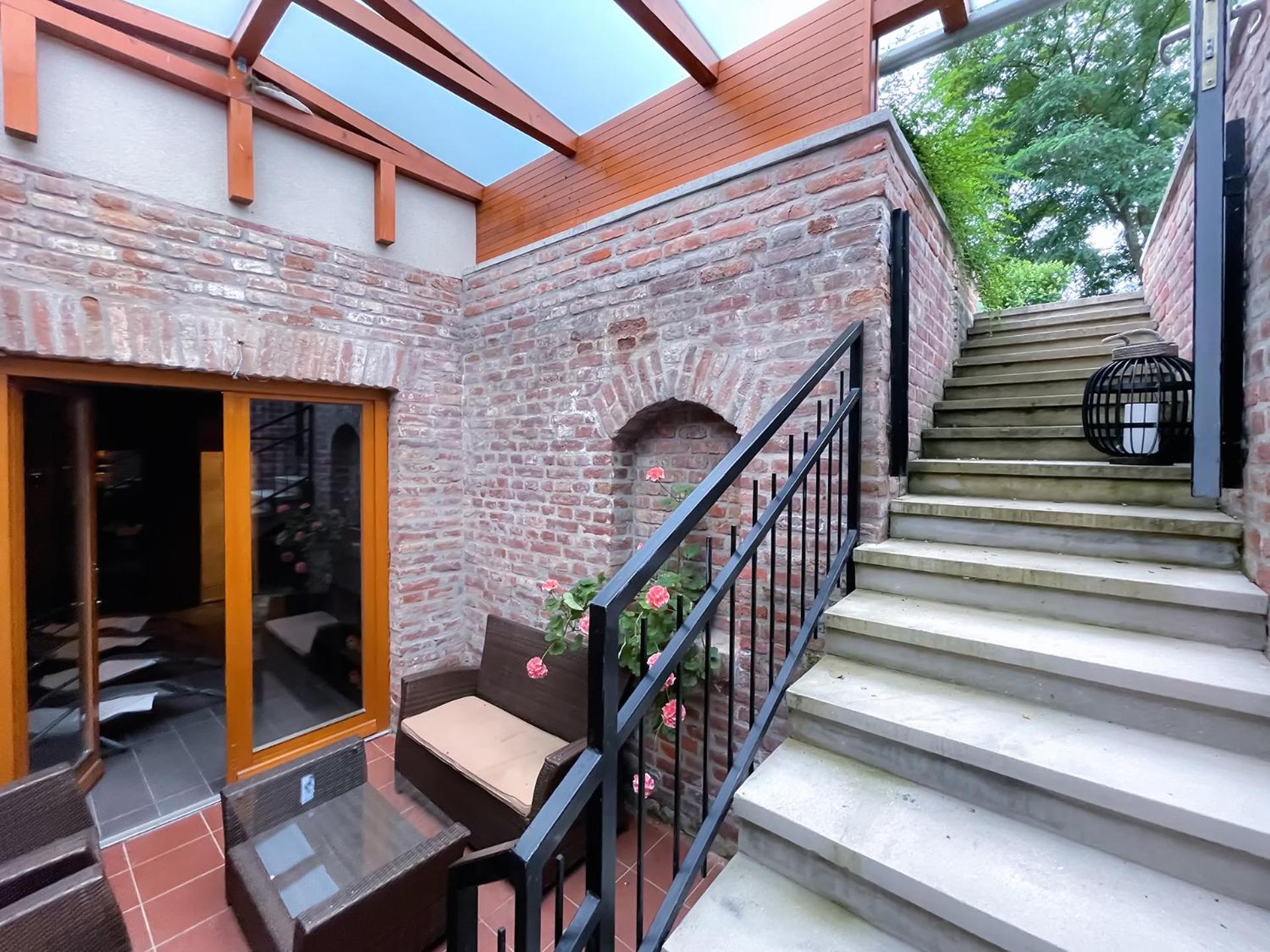 One-Bedroom Apartment with Balcony