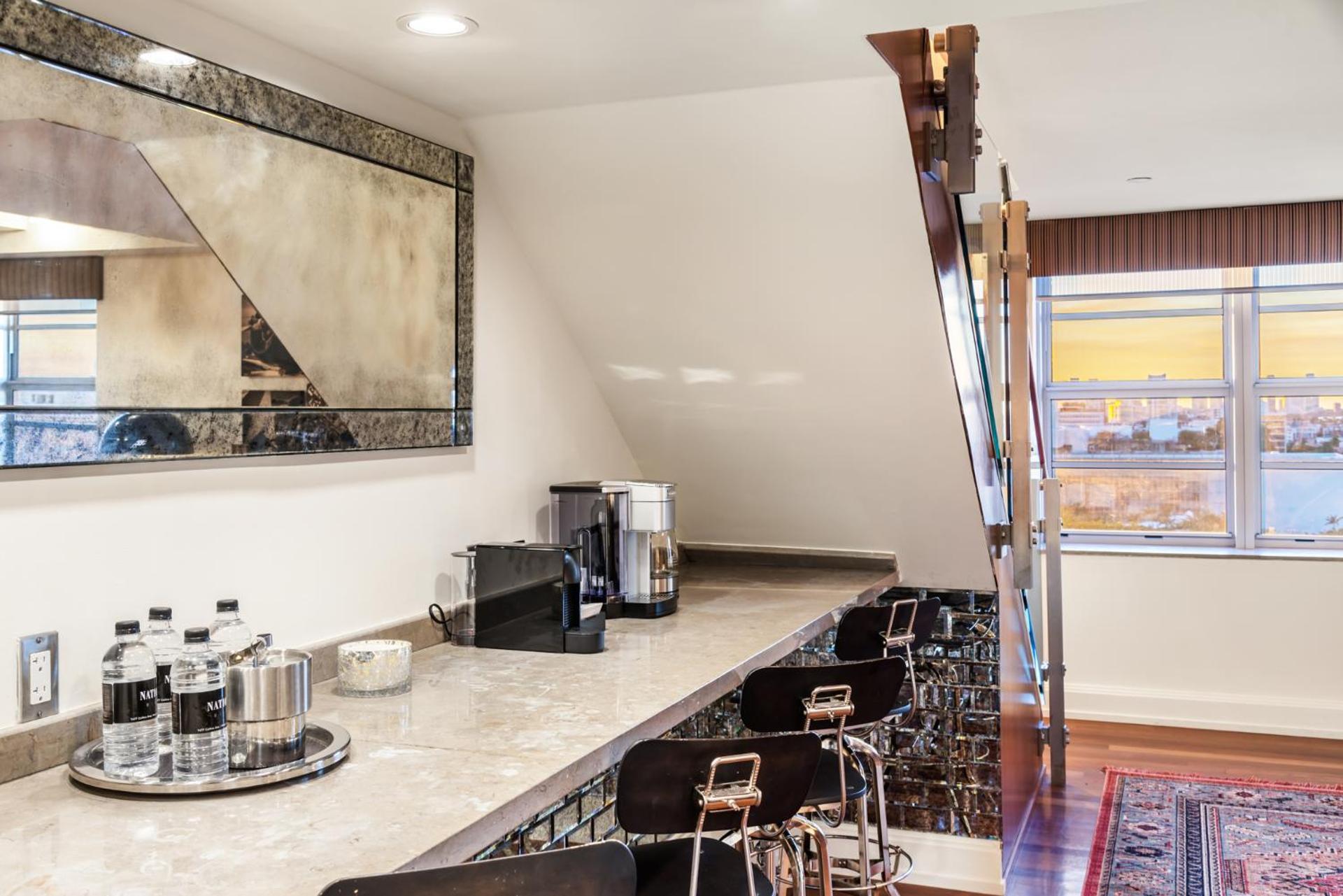 Coffee/tea facilities