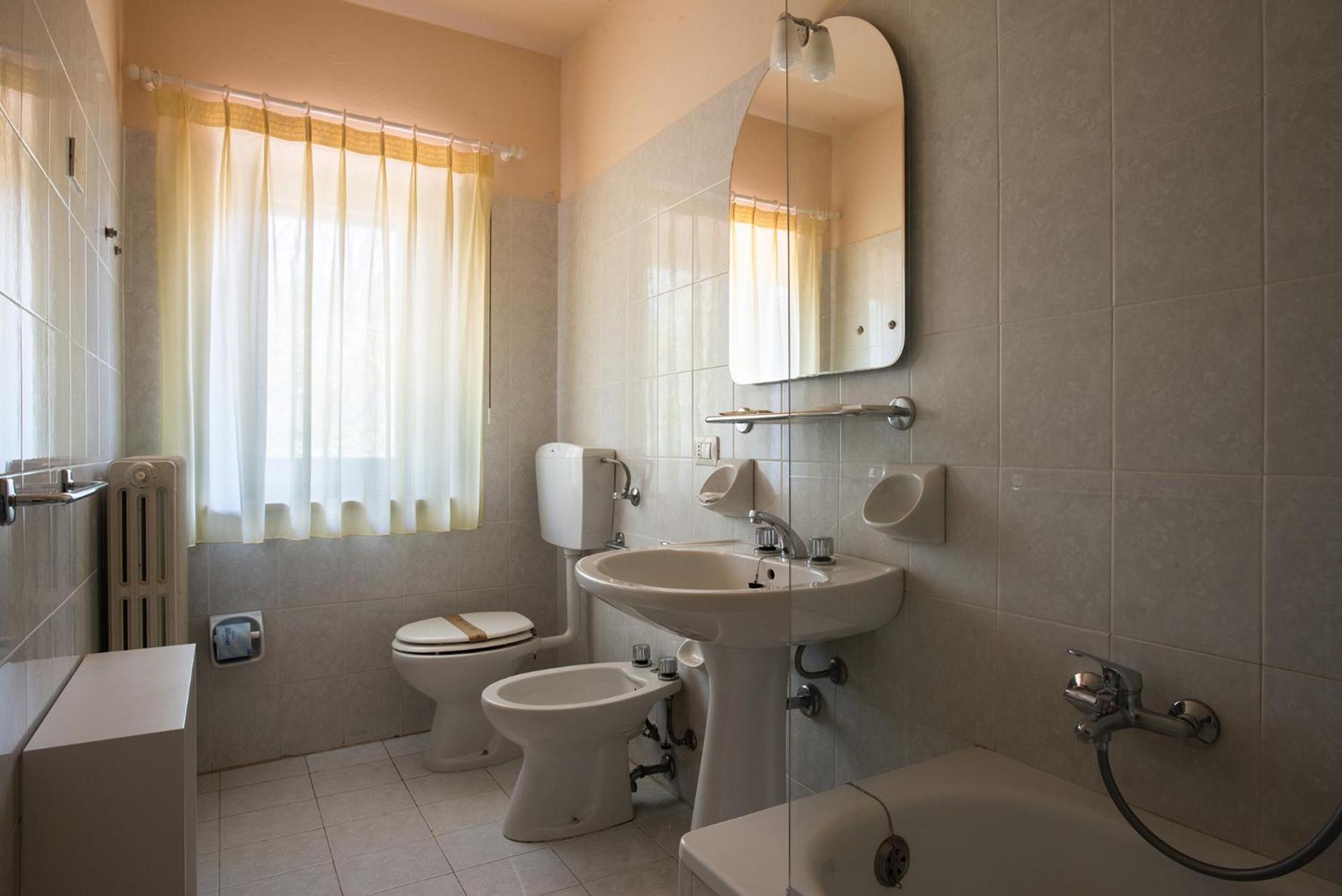 Apartment with Mountain View