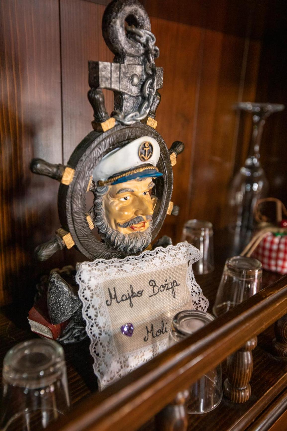 KućA na obali Jezera Sabljaci.