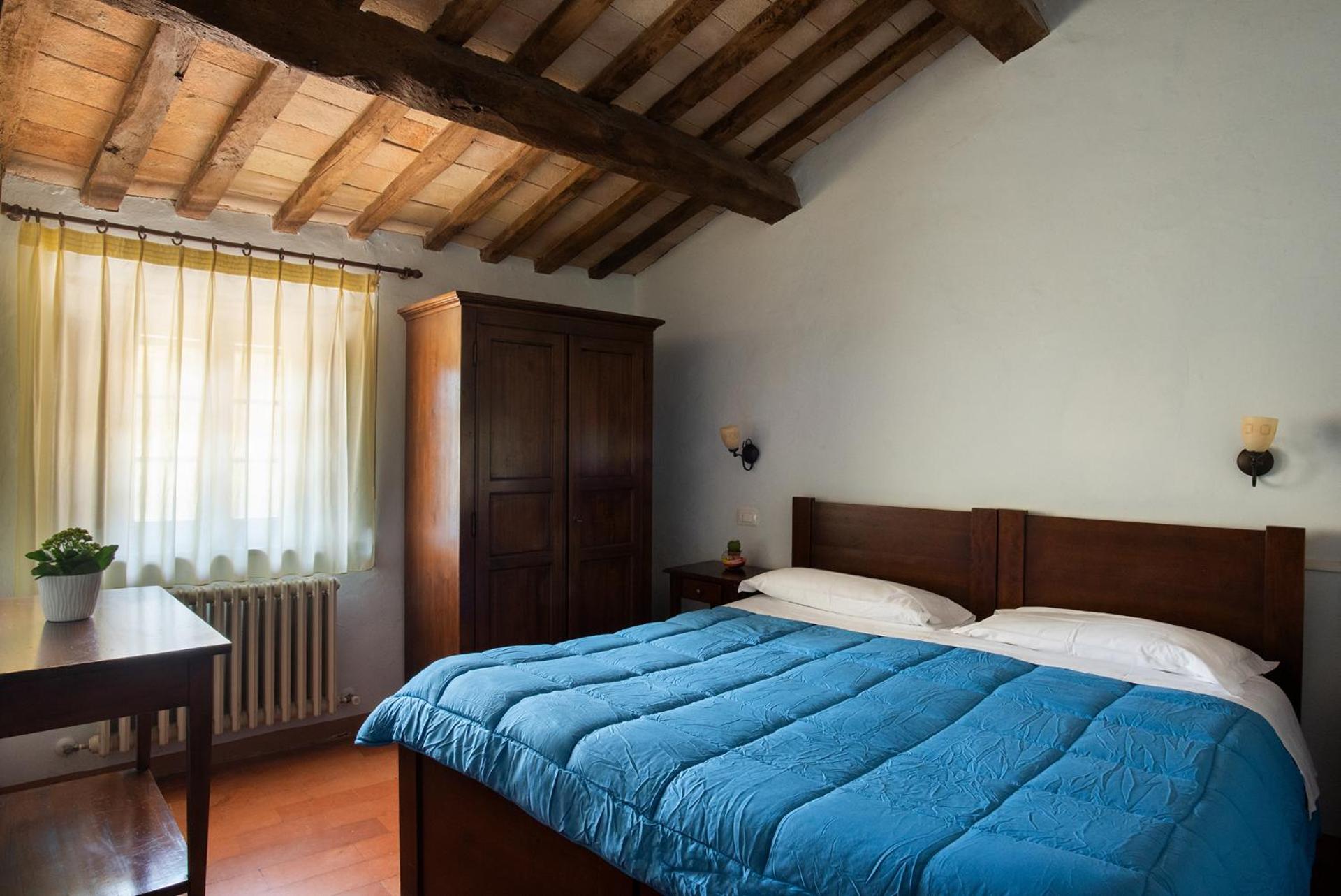 Apartment with Mountain View