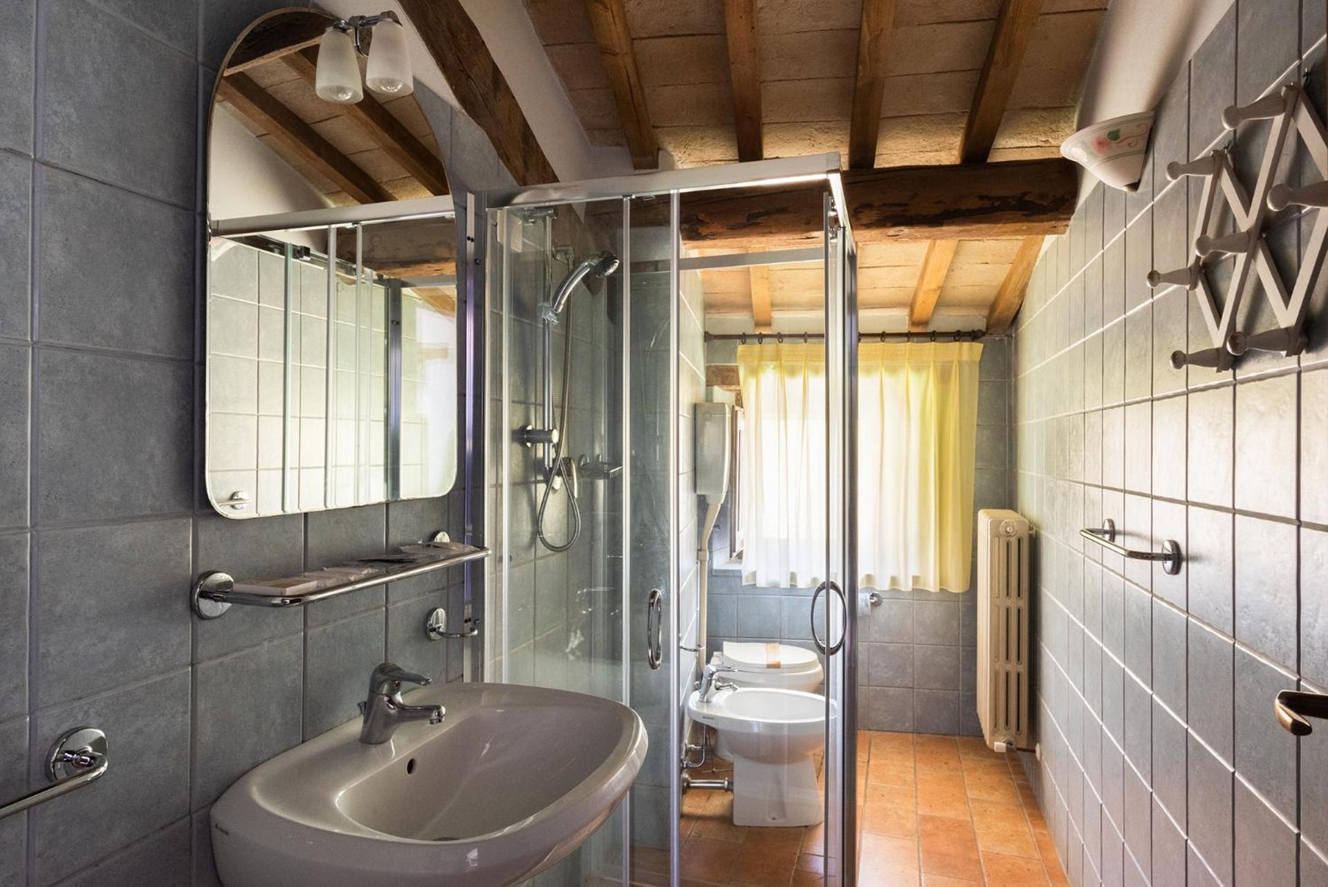 Apartment with Mountain View