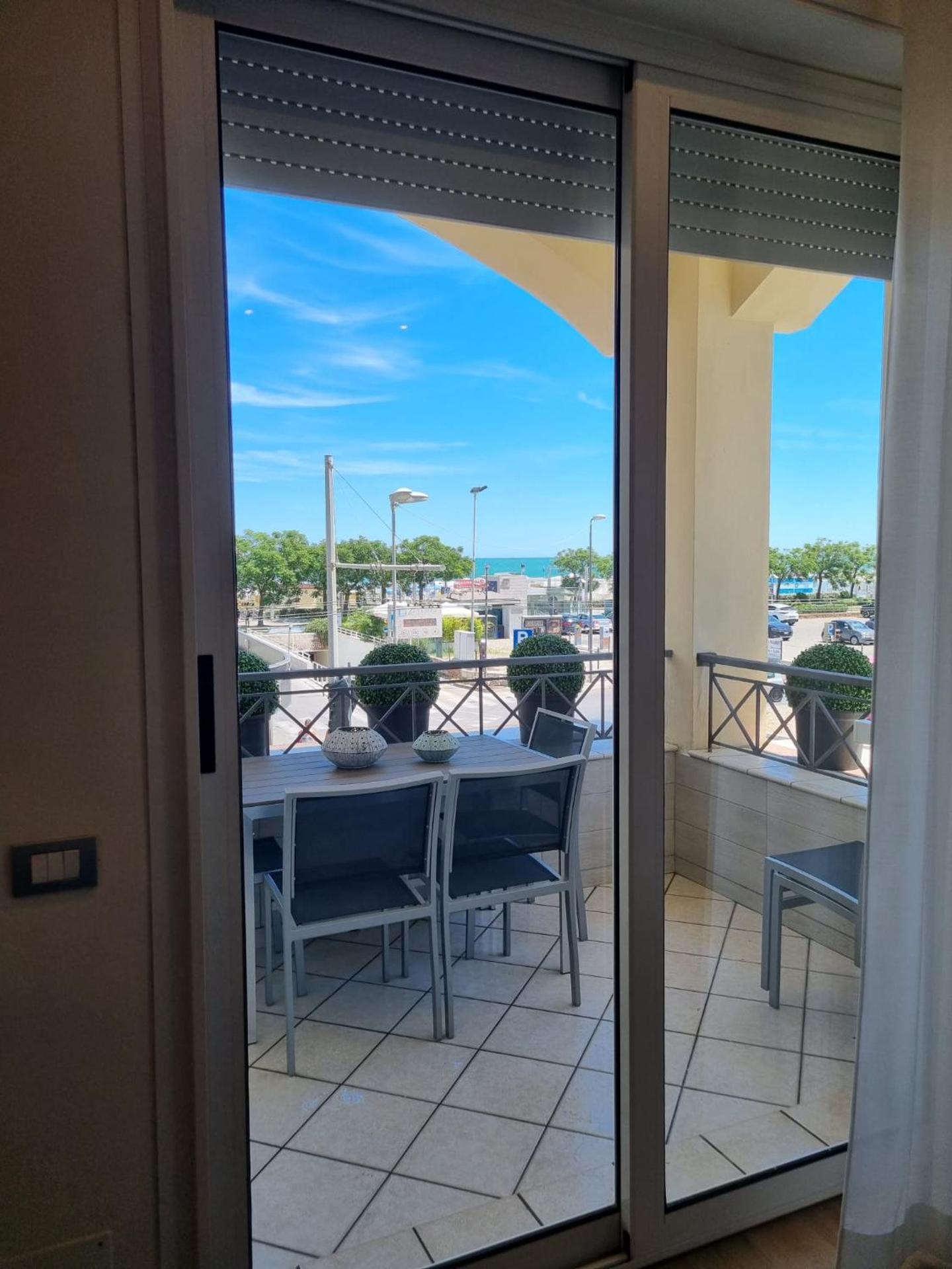 BMP APARTMENT ATMOSPHERE 2 CENTRALE, VISTA MARE, parcheggio