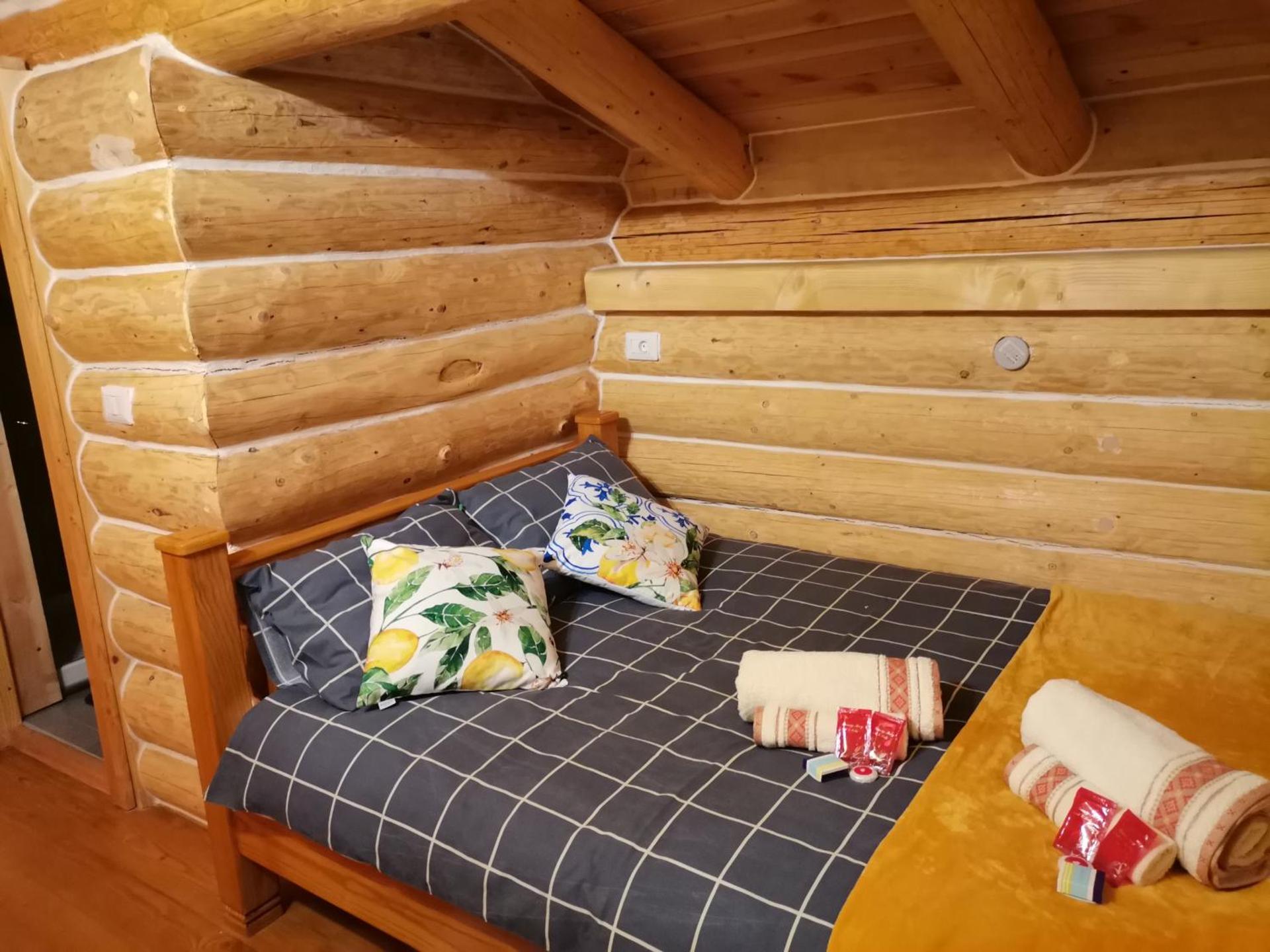 Cabana Casa de Piatra, de la Mara