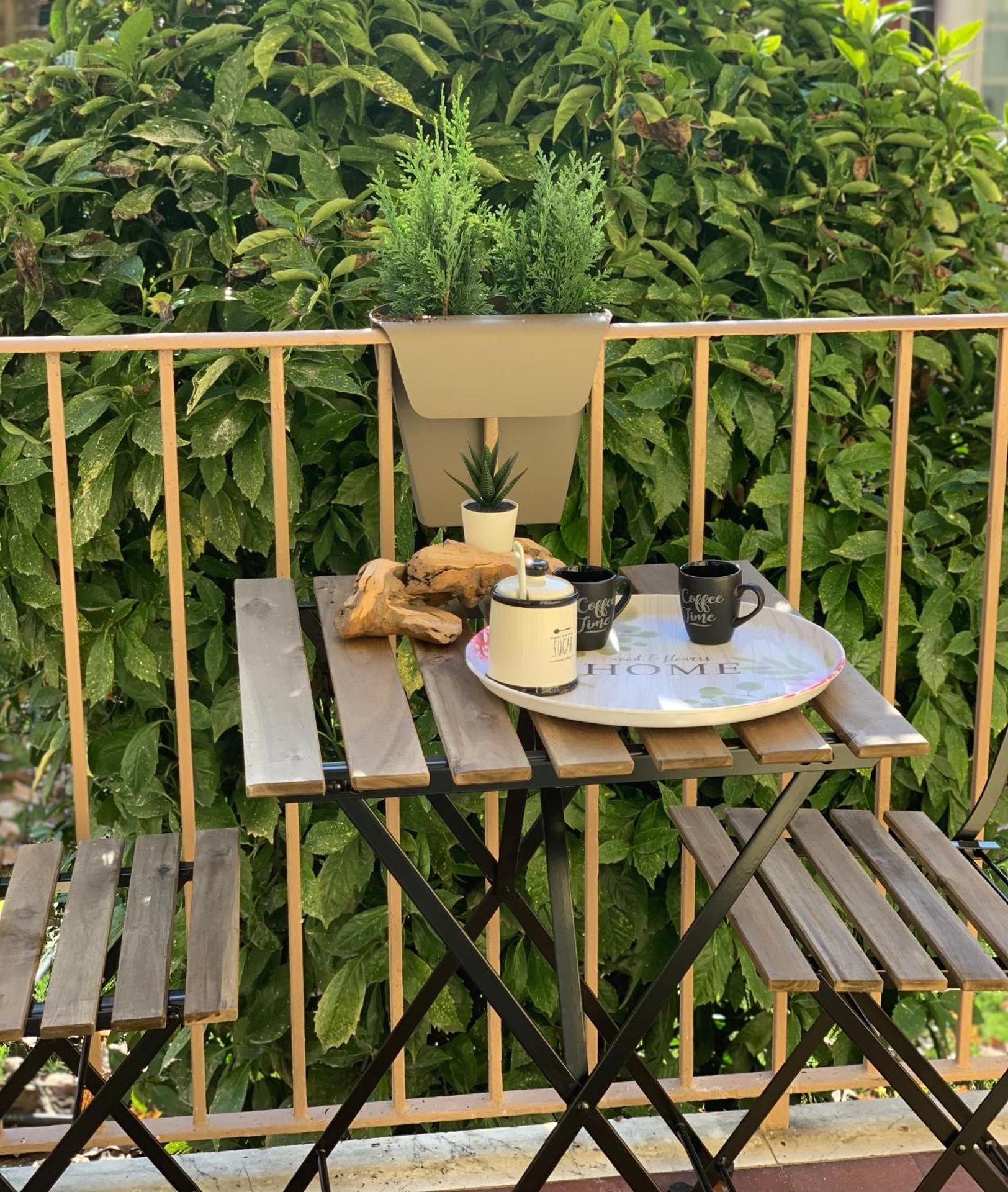 Iris 128: il terrazzino sul giardino