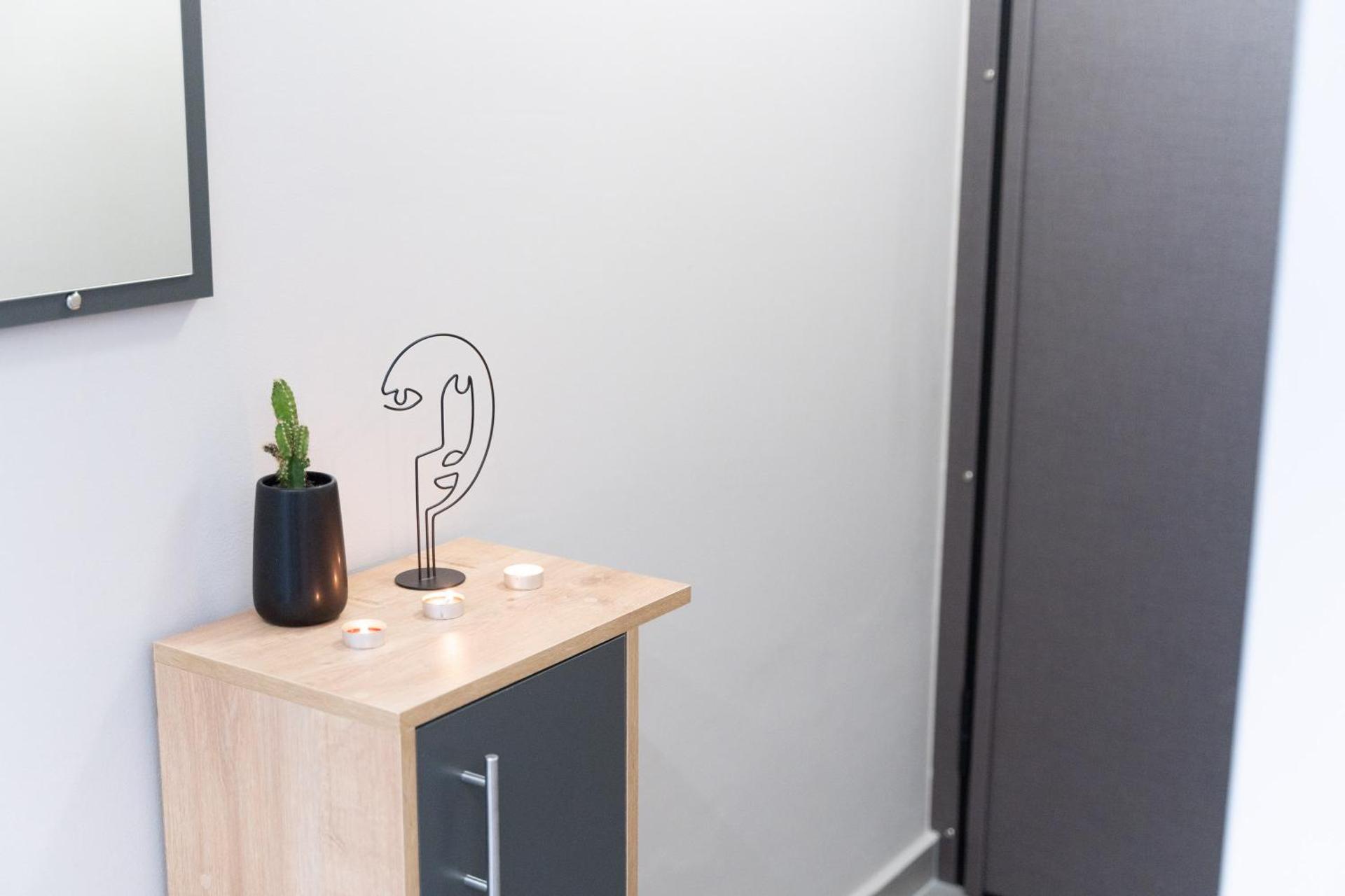 John's city center roof studio flat -panorama view