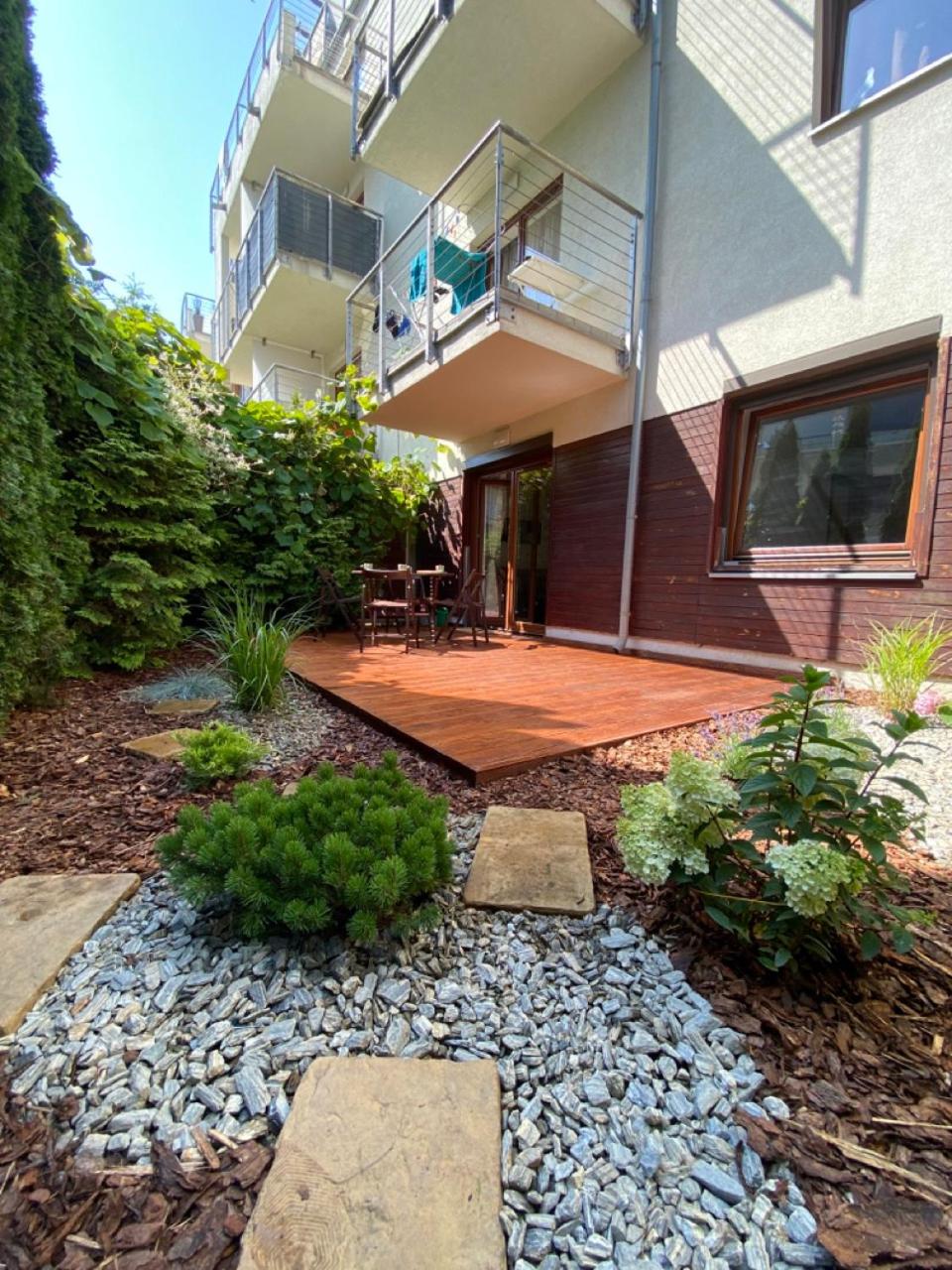 La Playa Apartament z ogródkiem