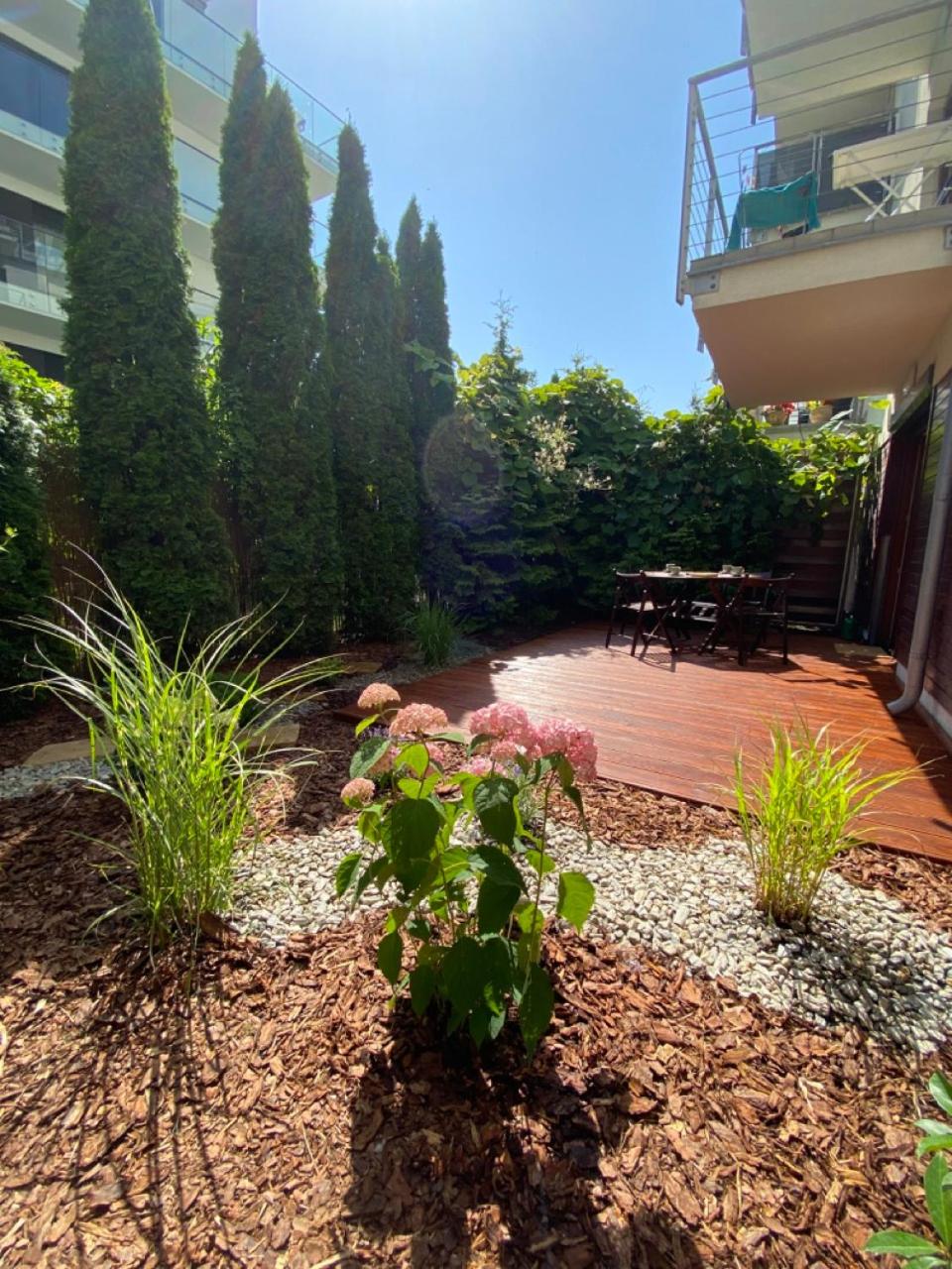 La Playa Apartament z ogródkiem