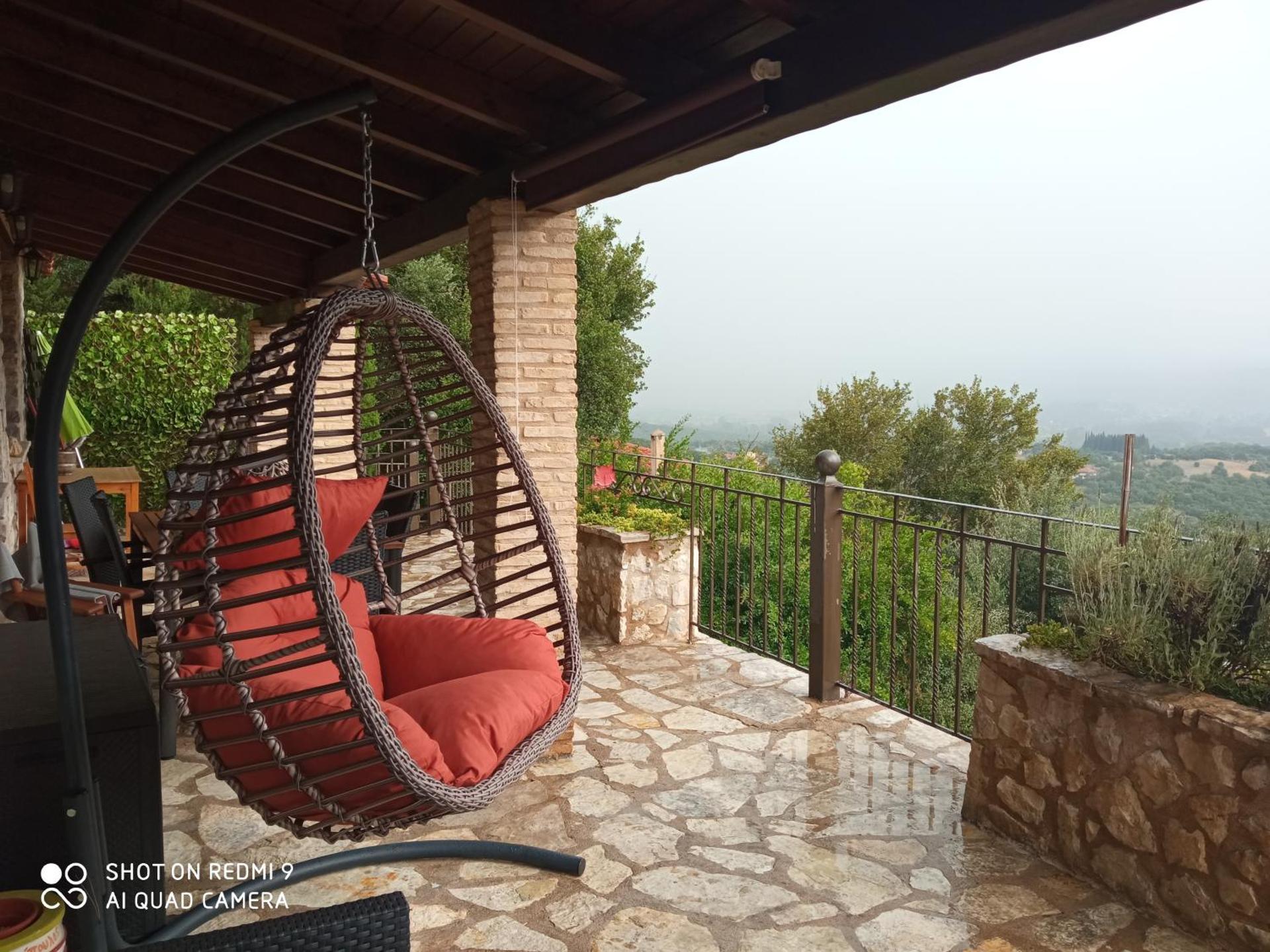 Petra Thea Villa Karitaina