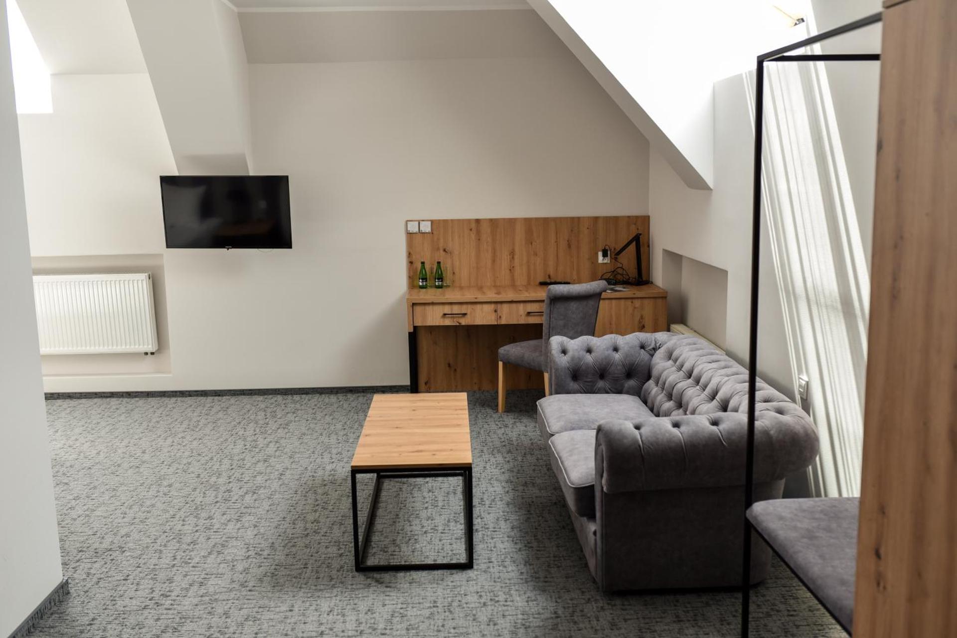 Communal lounge/ TV room