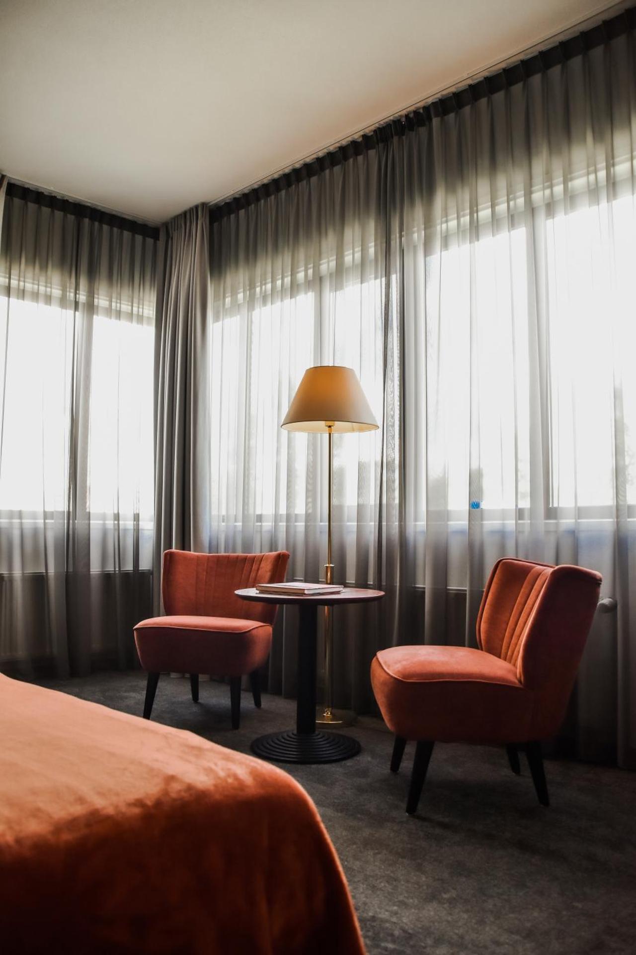 Family Room (2 Adults + 2 Children)