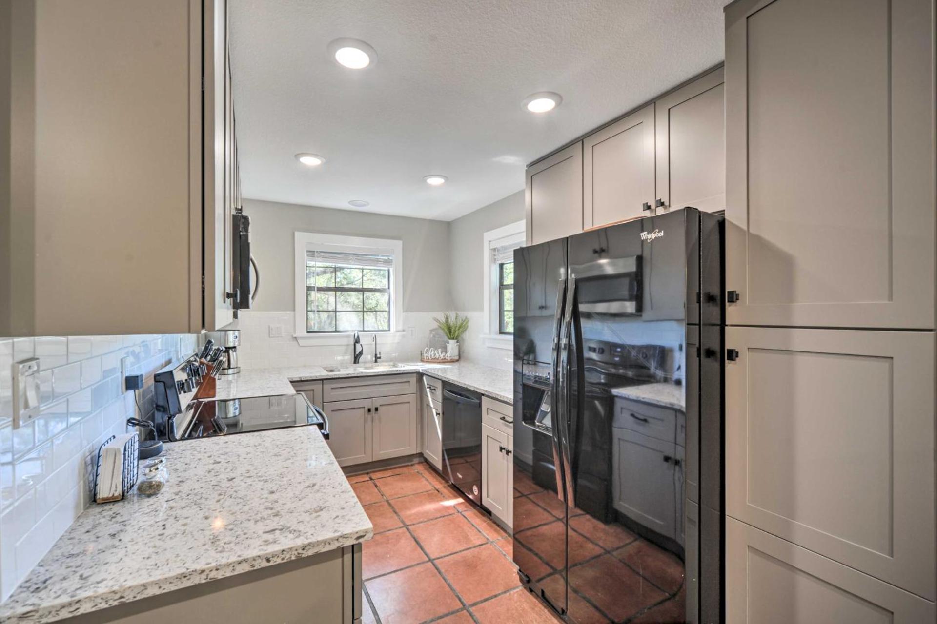 Canyon Lake Hideaway with Fire Pit and Yard!