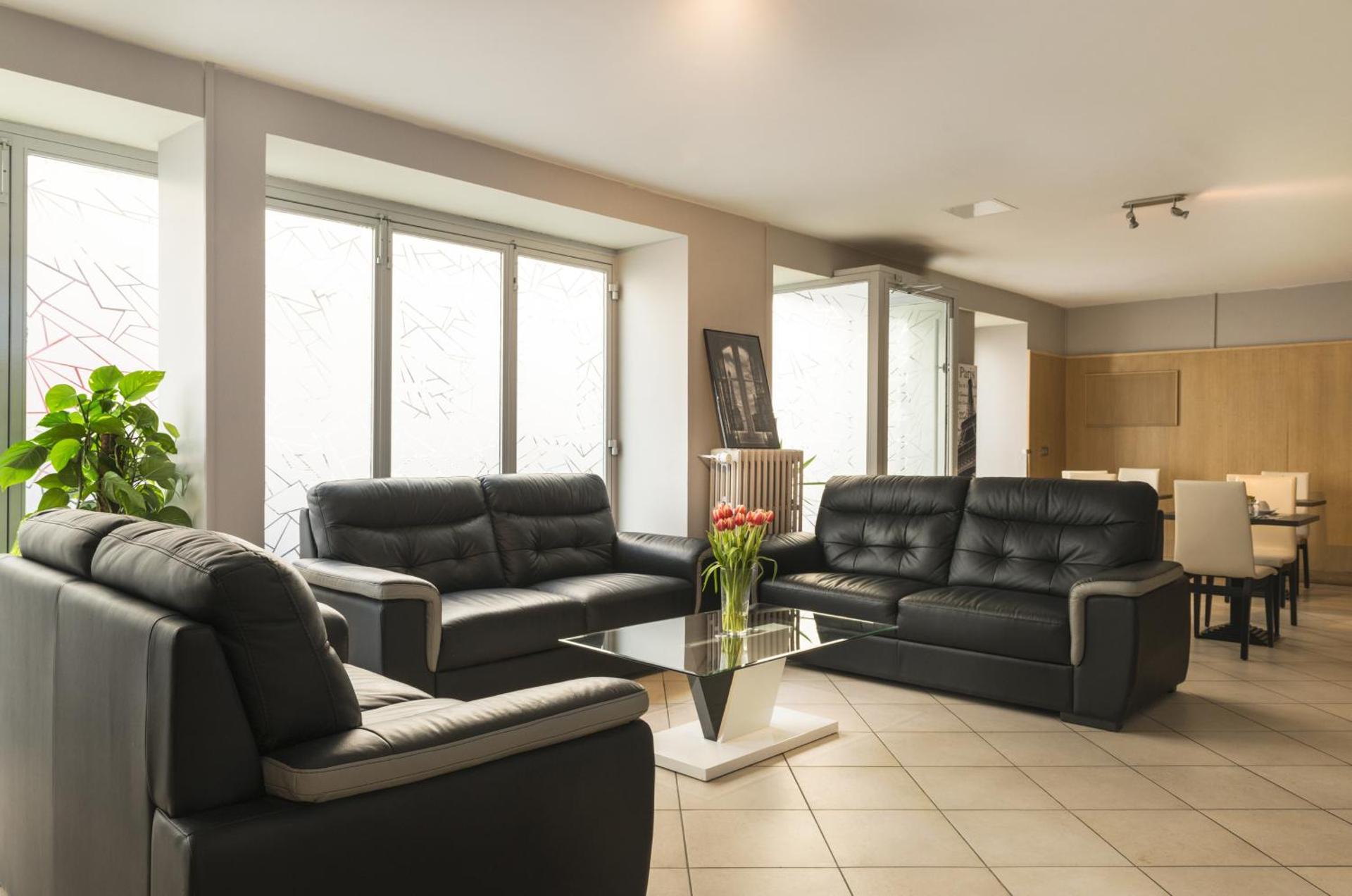 Communal lounge/ TV room