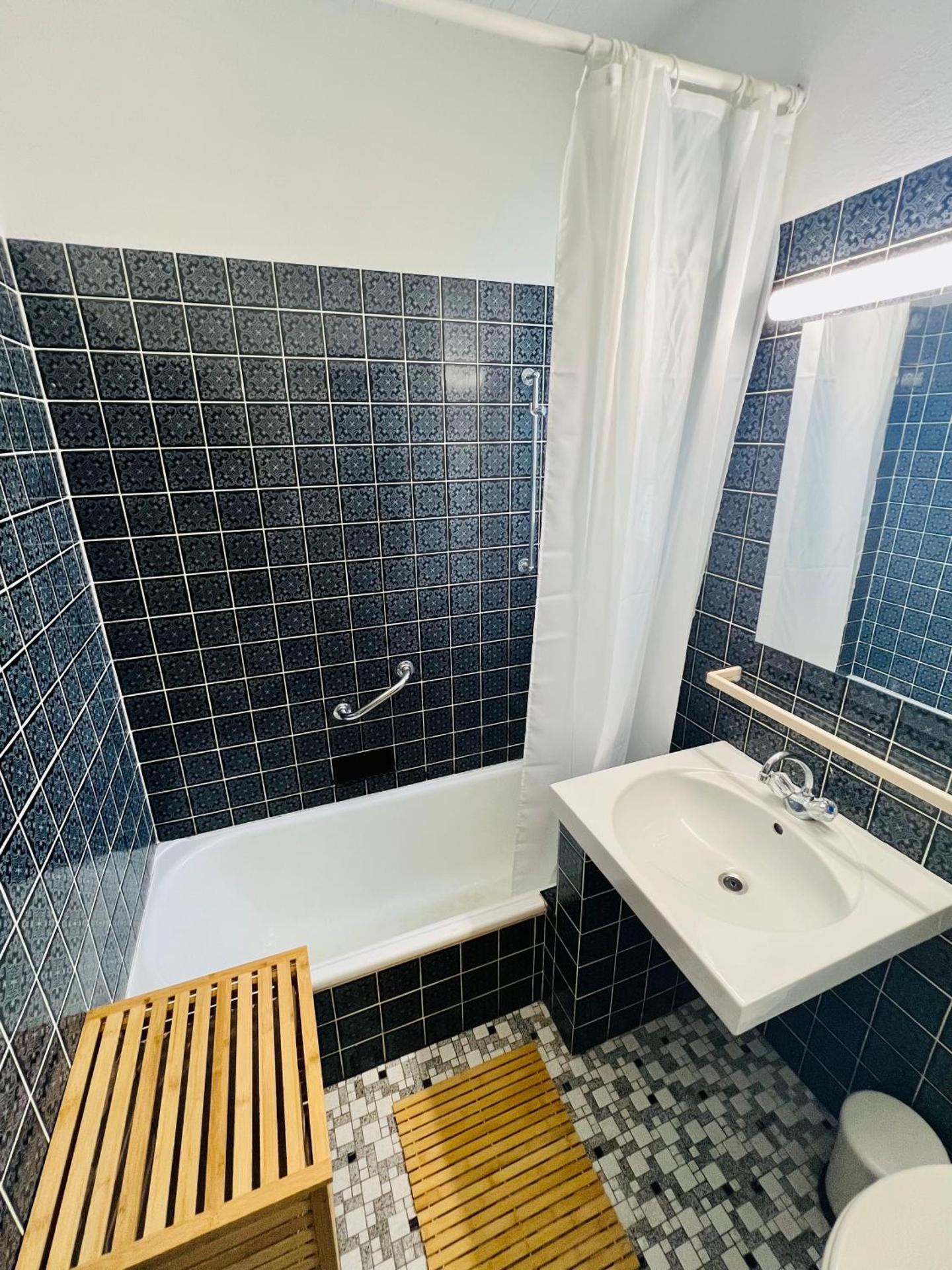 Cloud 9 , Apartment mit Garage und Garten in Nähe der Uniklinik, Bosch, Ina Schaeffler