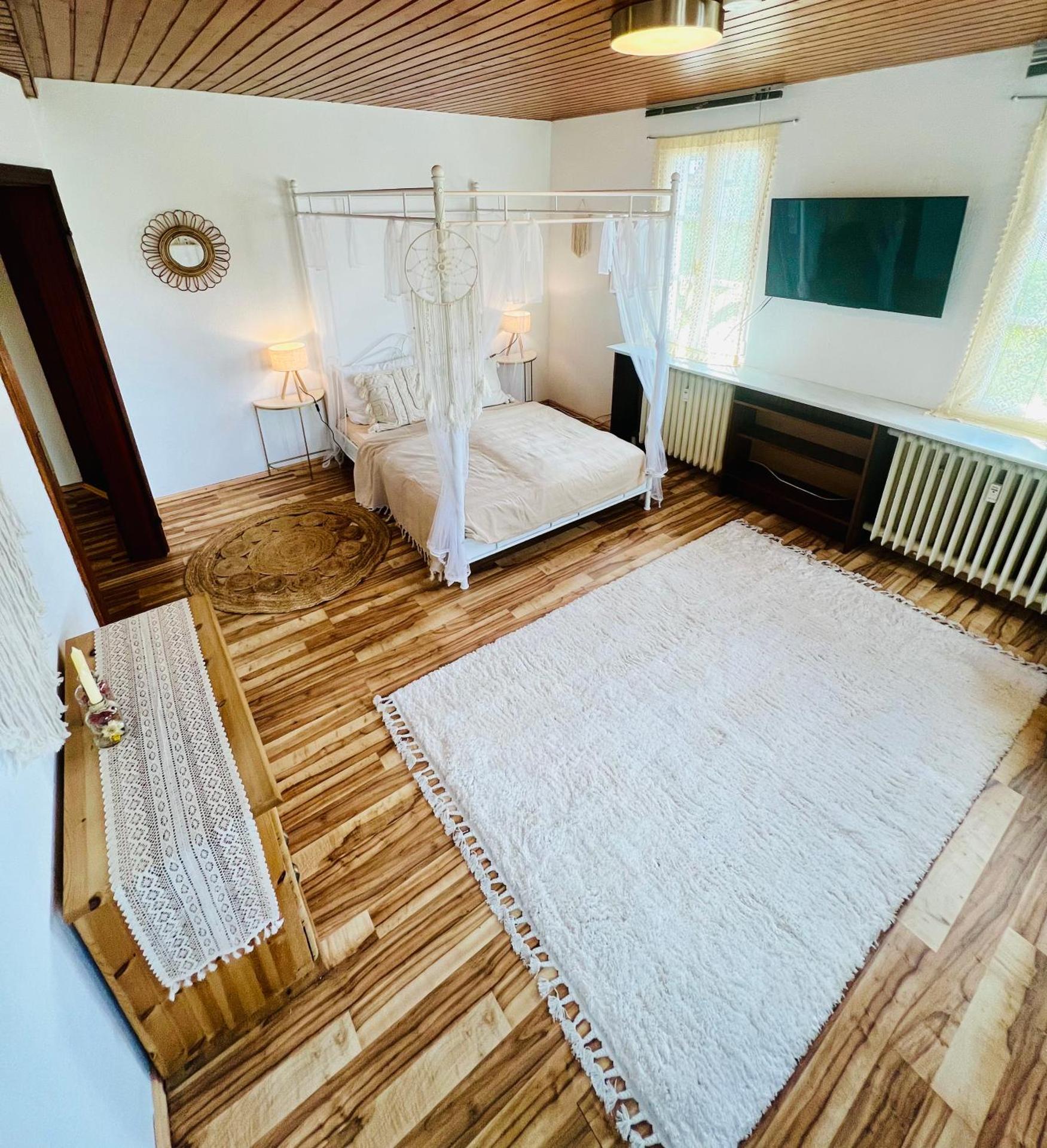 Cloud 9 , Apartment mit Garage und Garten in Nähe der Uniklinik, Bosch, Ina Schaeffler