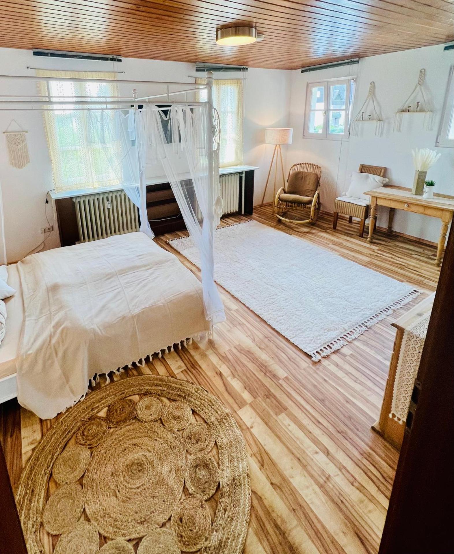 Cloud 9 , Apartment mit Garage und Garten in Nähe der Uniklinik, Bosch, Ina Schaeffler