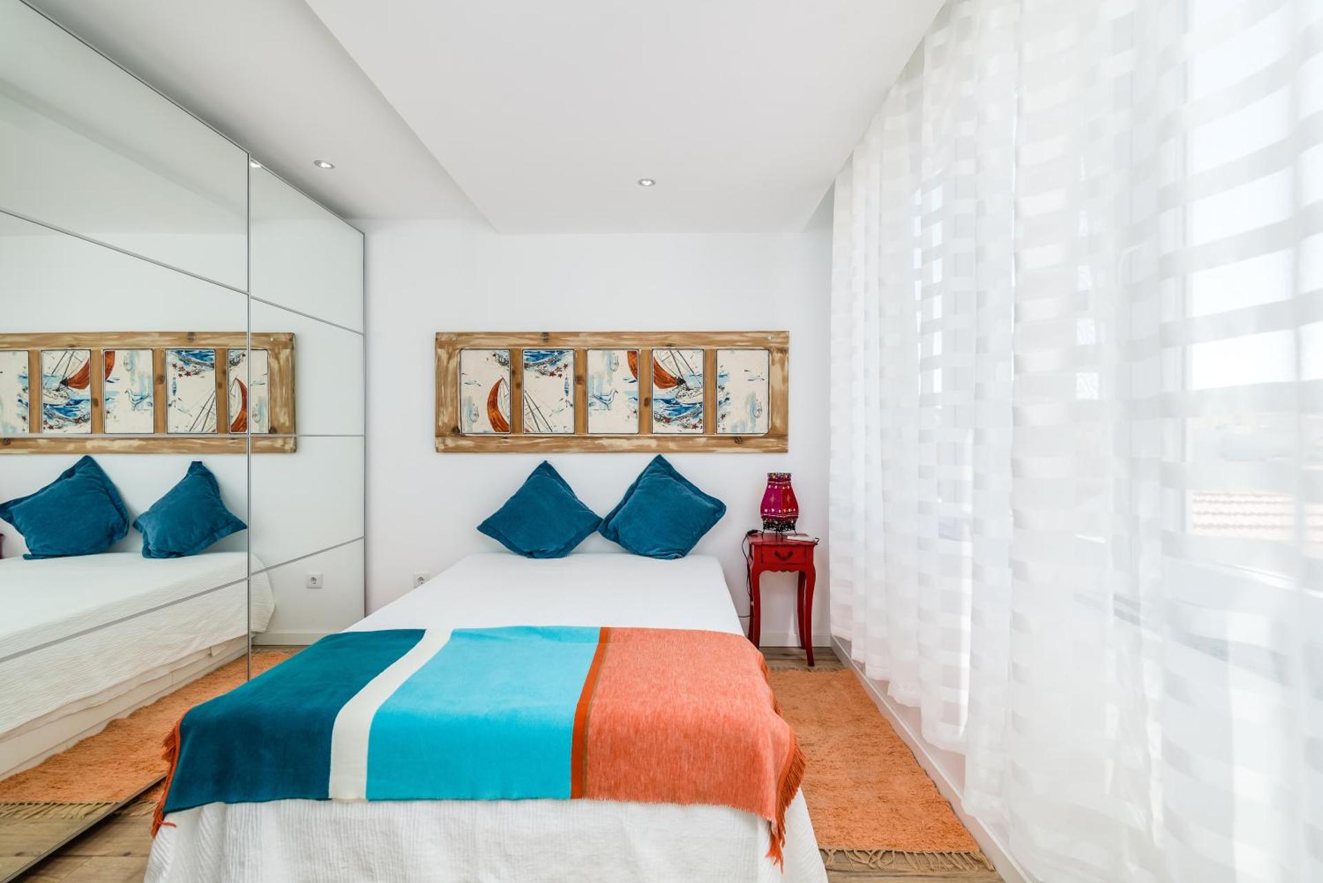 T2 Tiles Apartment Estoril