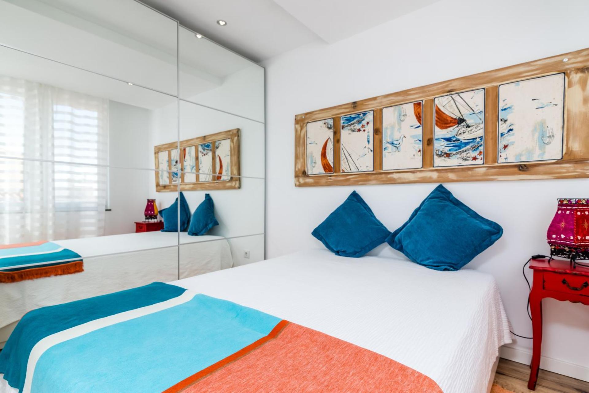 T2 Tiles Apartment Estoril