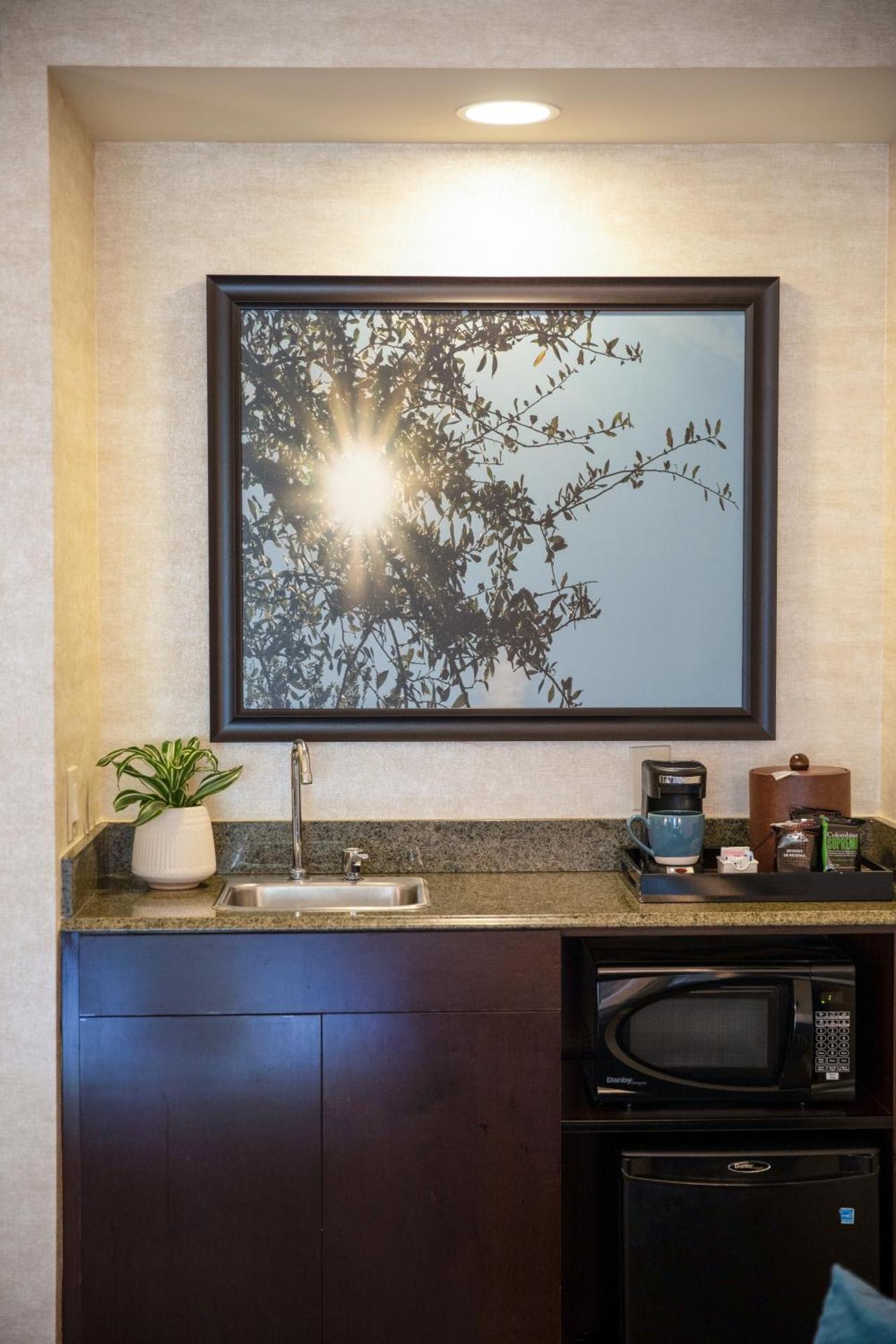 Coffee/tea facilities