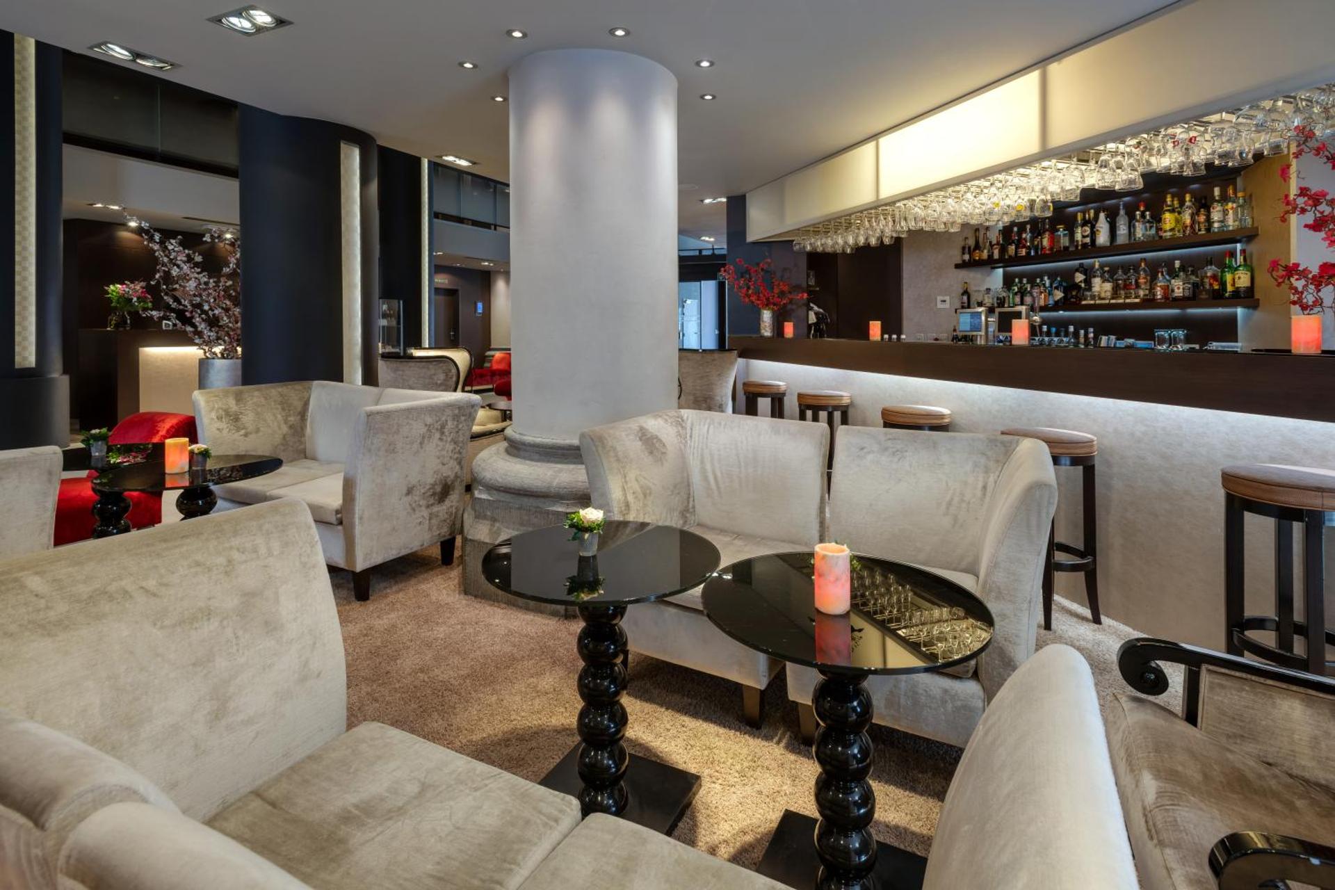 Lounge or bar
